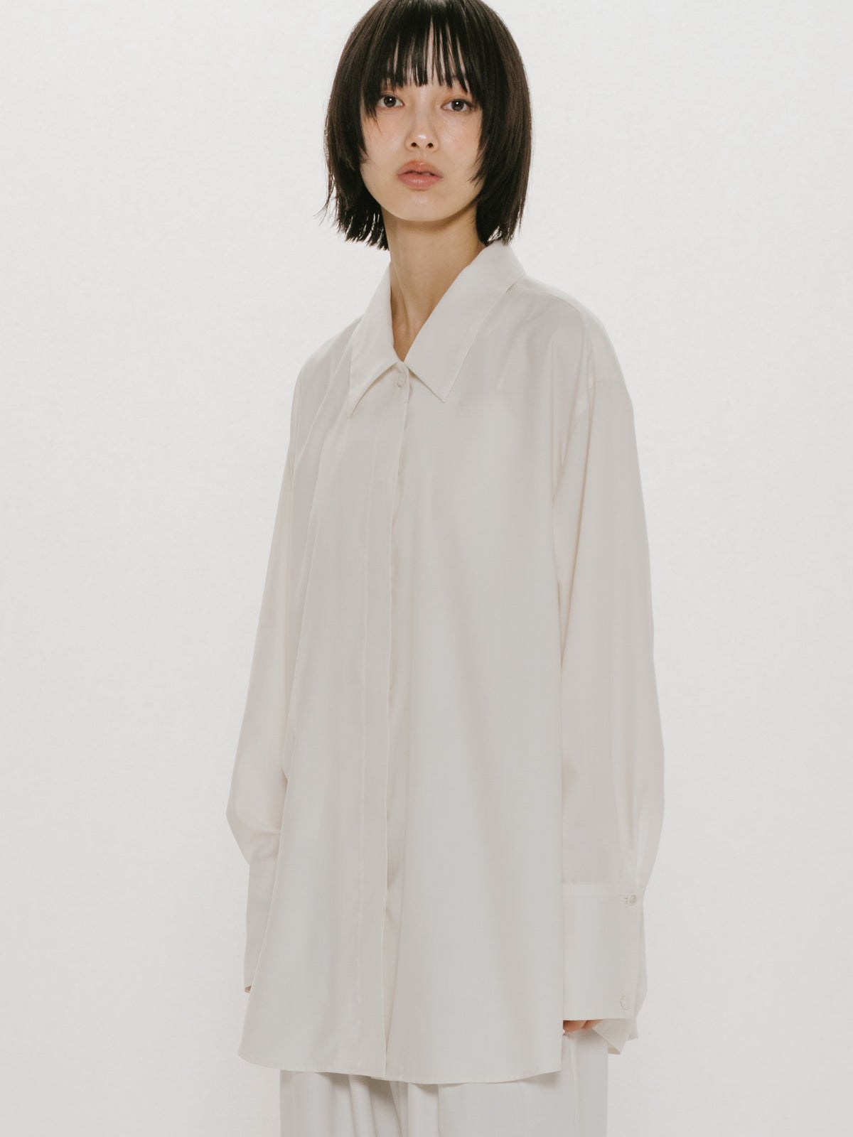 MIDIUMISOLID for Ladies リラックスロングカフスシャツ｜ MARcourt