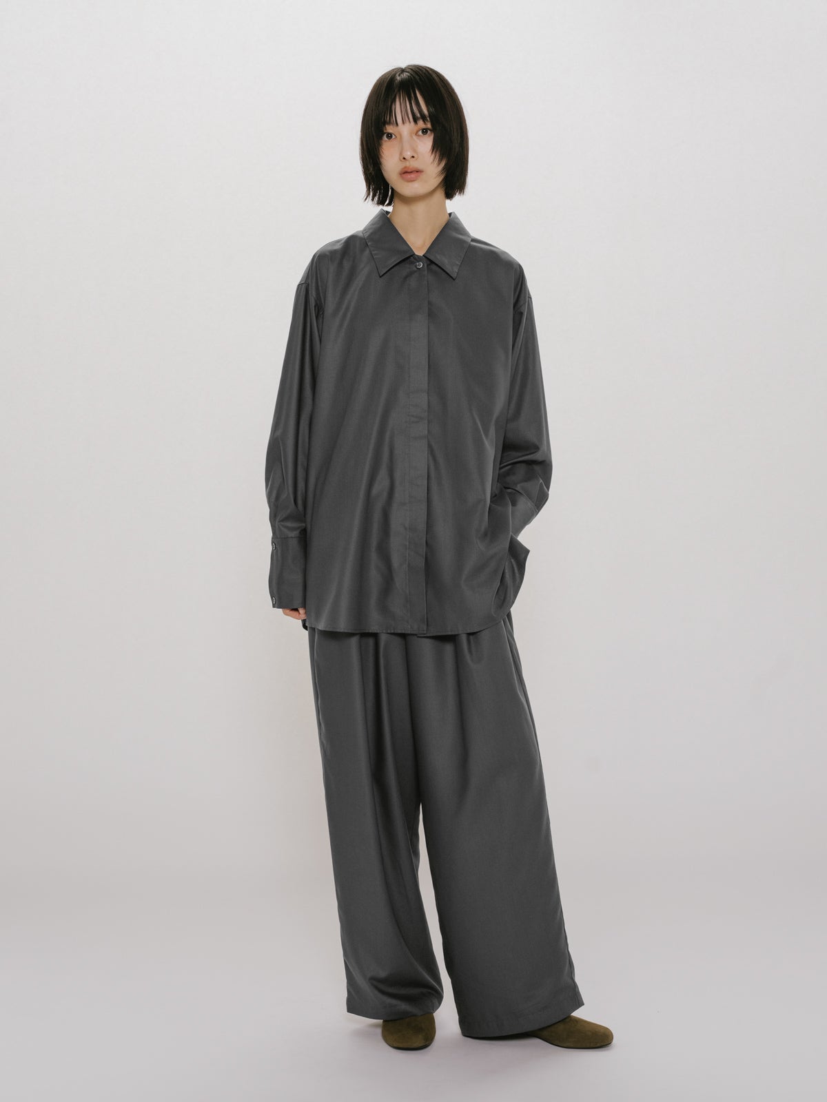 MIDIUMISOLID for Ladies リラックスロングカフスシャツ｜ MARcourt