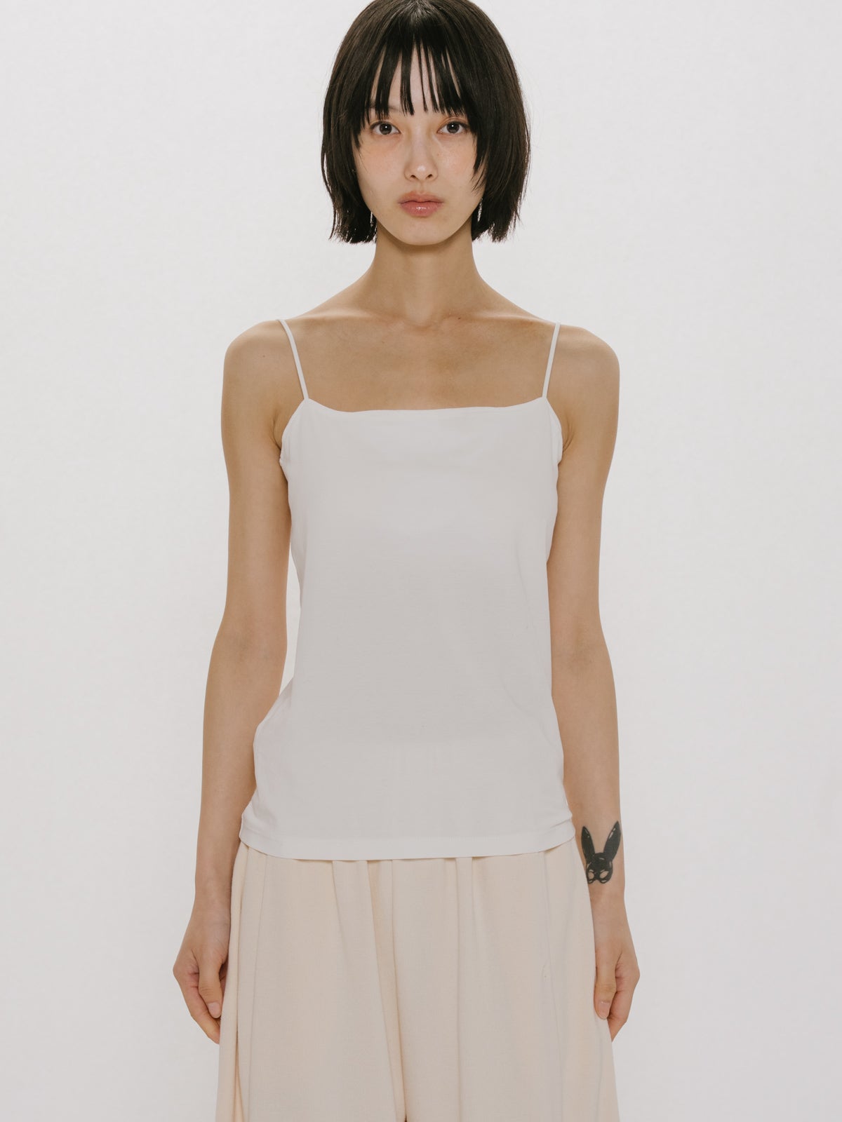 トップス LEWIN / WHITE gadidanoniem gadid anoniem LEWIN / WHITE タンクトップ 【公式通販】