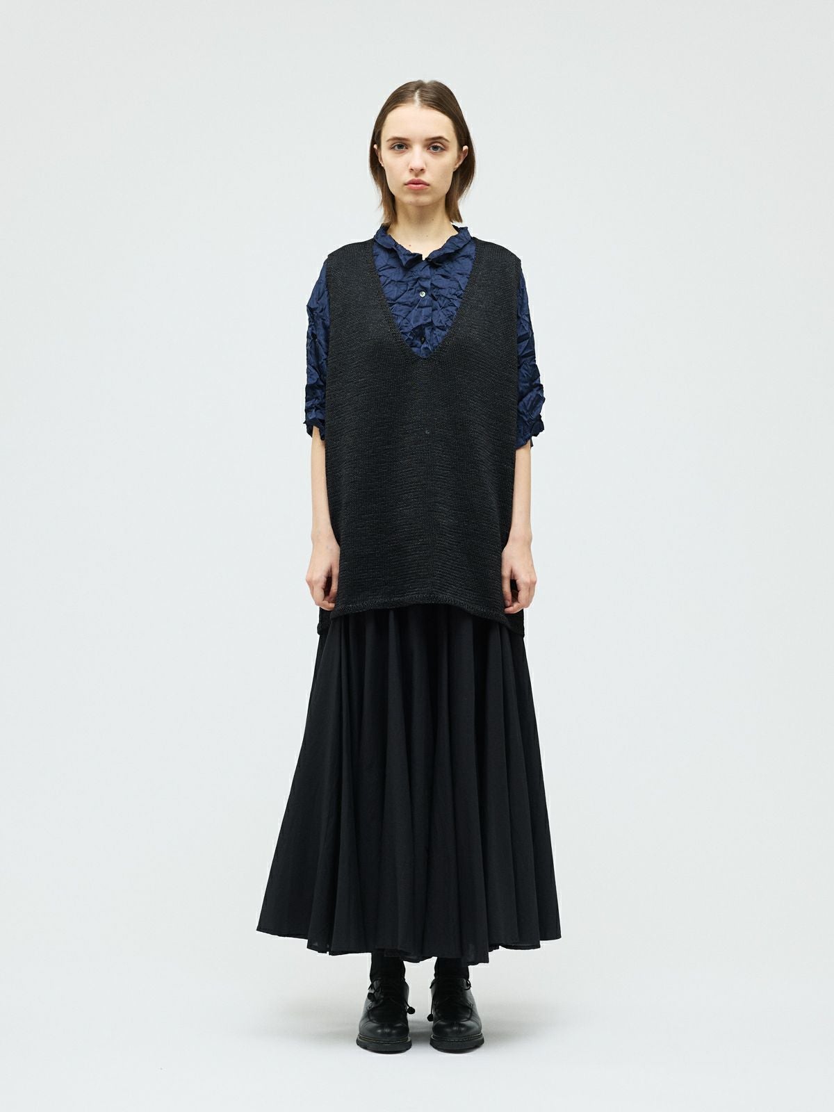 mizuiro ind ワイドVネックベスト｜ MARcourt ONLINE STORE