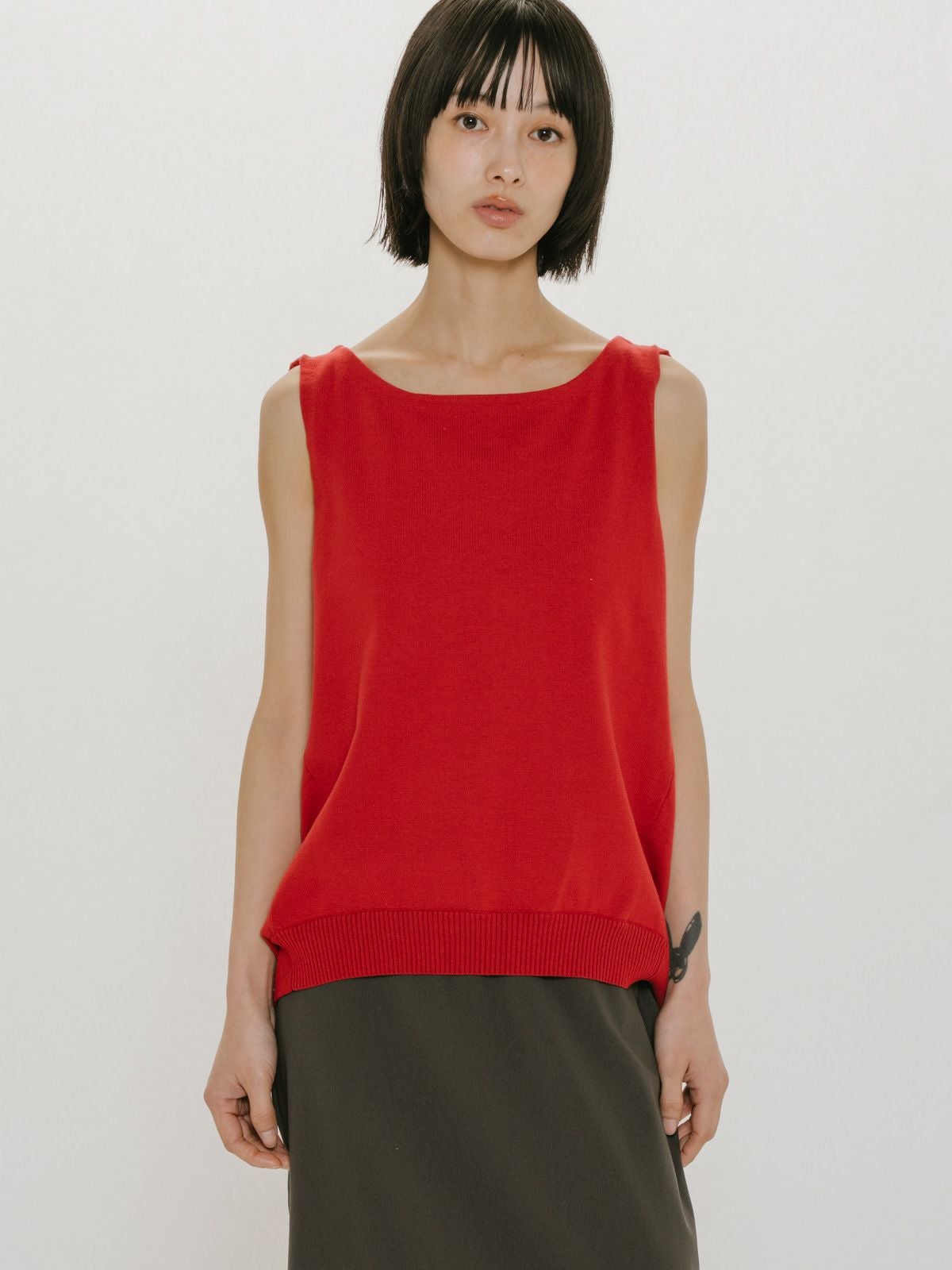 トップス mgm_fmtk MIDIUMISOLID for Ladies タックノースリーブワイドベスト｜ MARcourt