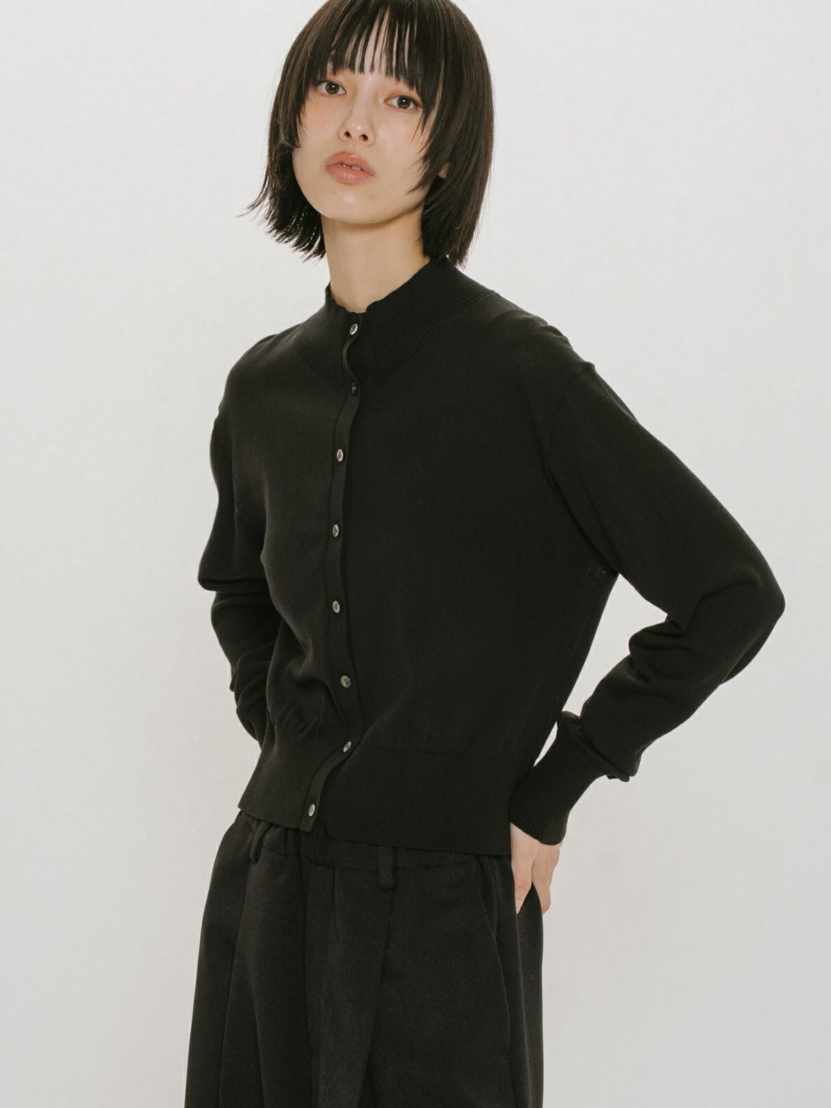 MIDIUMISOLID for Ladies ハイネックショートカーディガン｜ MARcourt