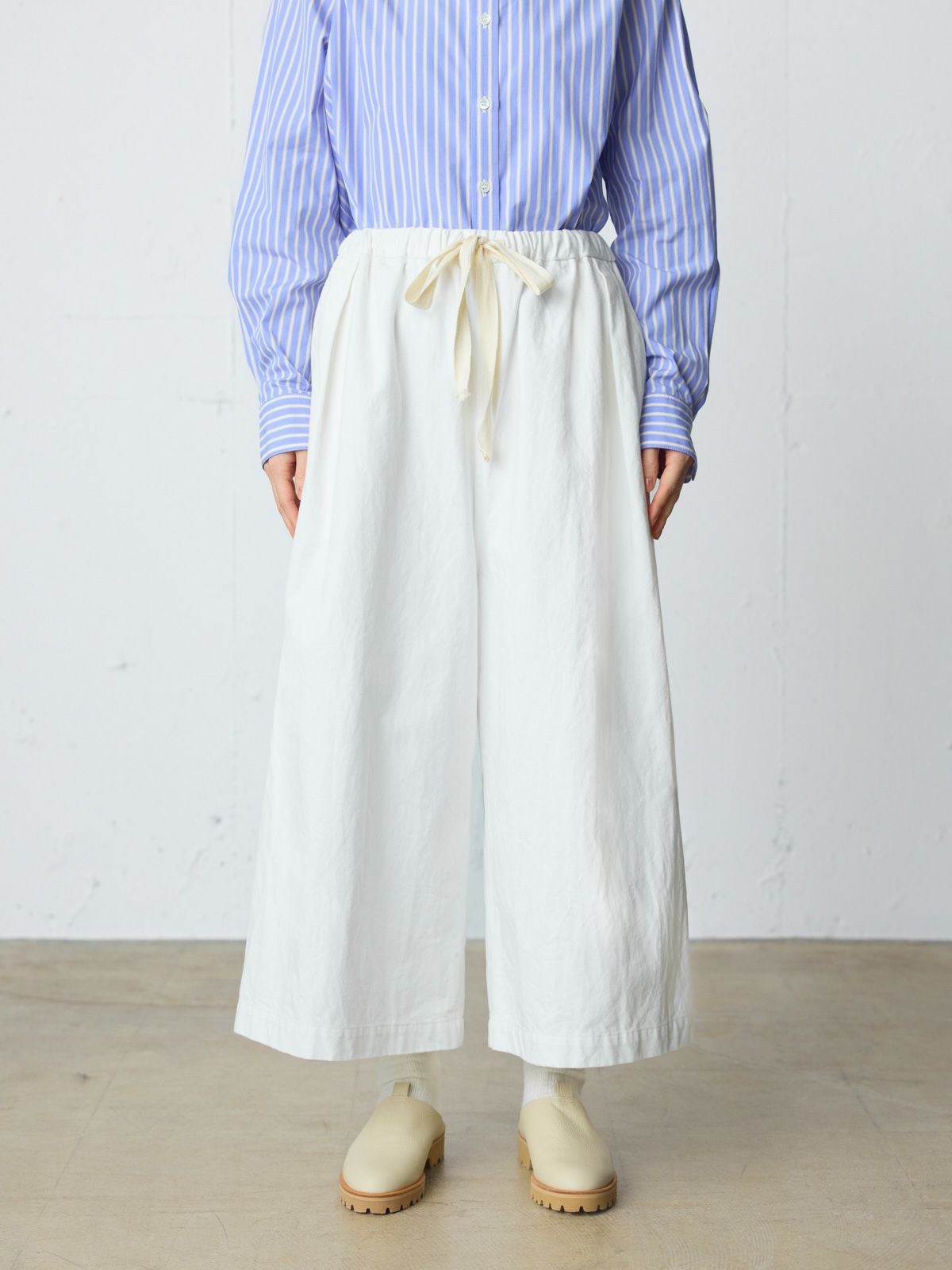 MidiUmi ワイドタックデニム｜ MARcourt ONLINE STORE - マーコート