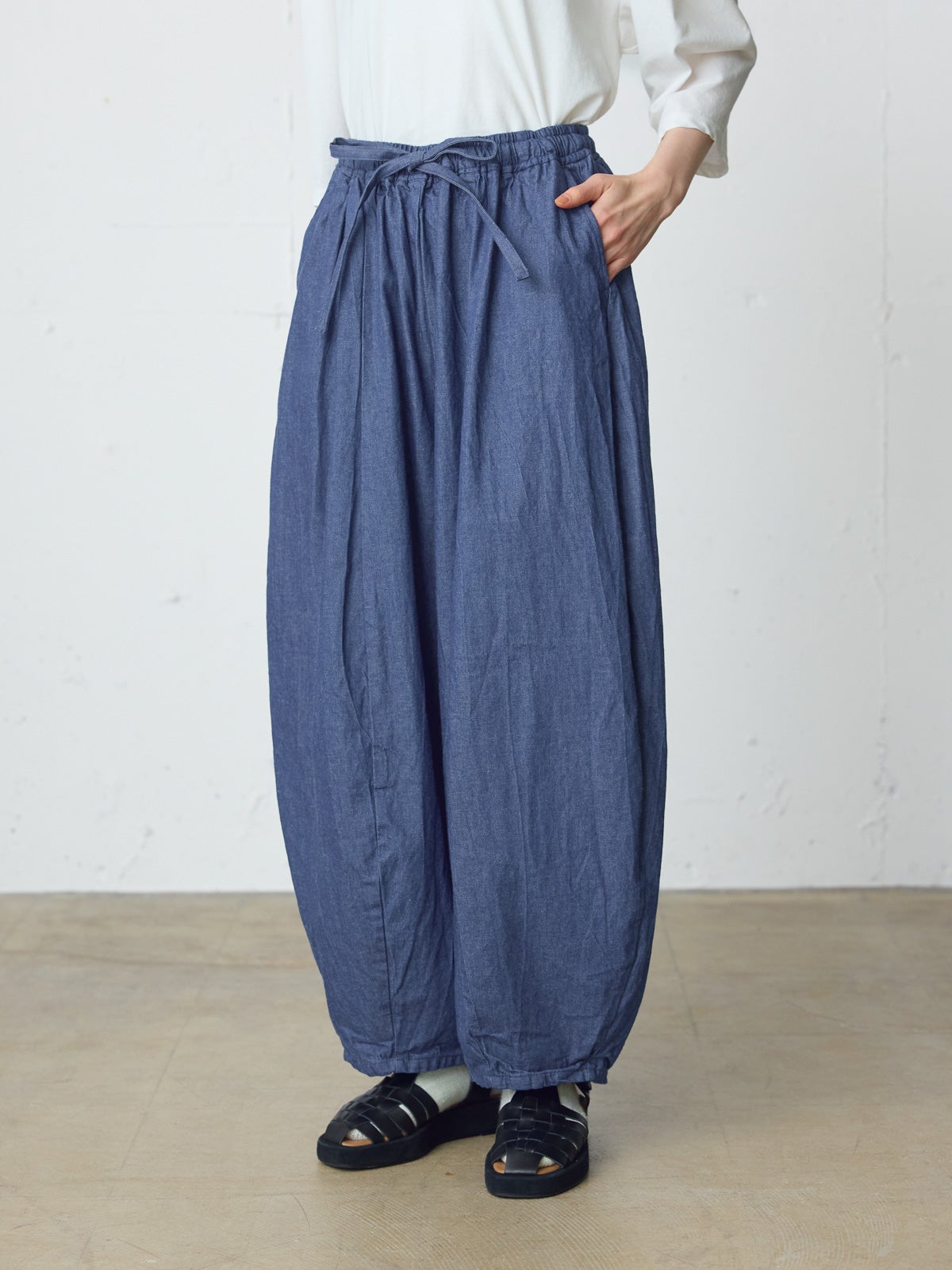 MidiUmi デニムコクーンイージーパンツ｜ MARcourt ONLINE STORE