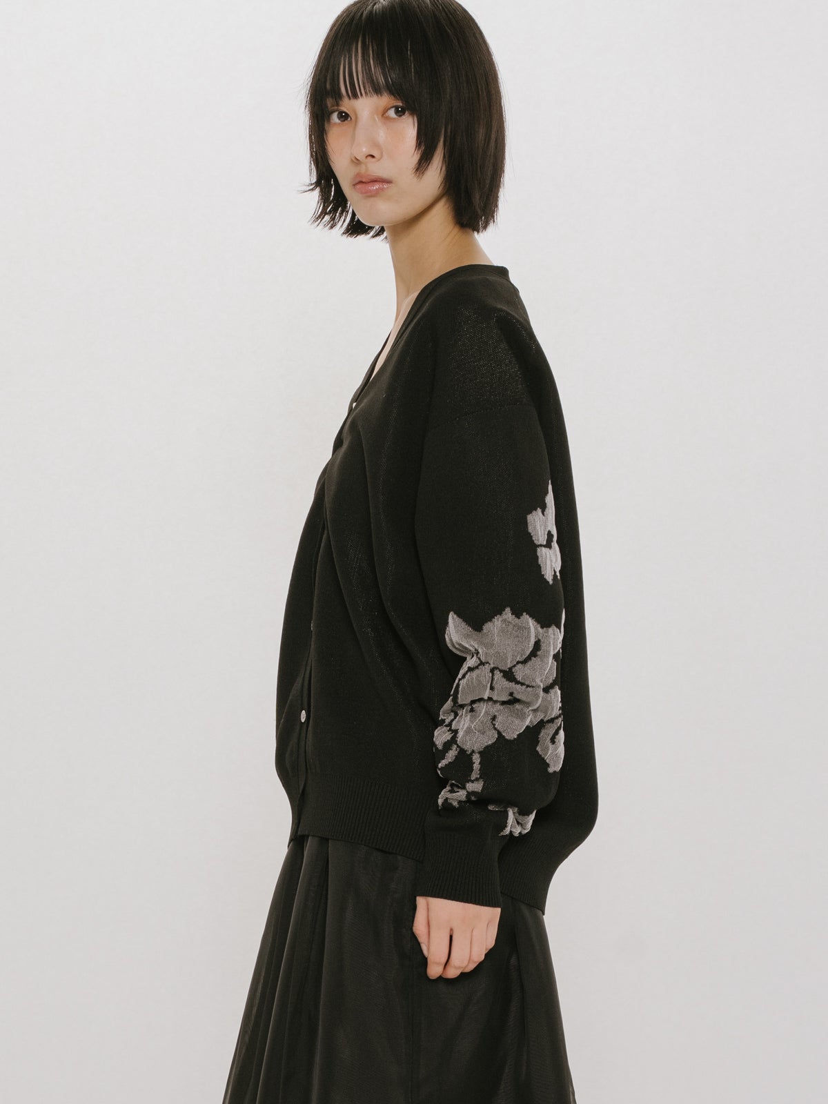MIDIUMISOLID for Ladies フラワージャカードカーディガン｜ MARcourt
