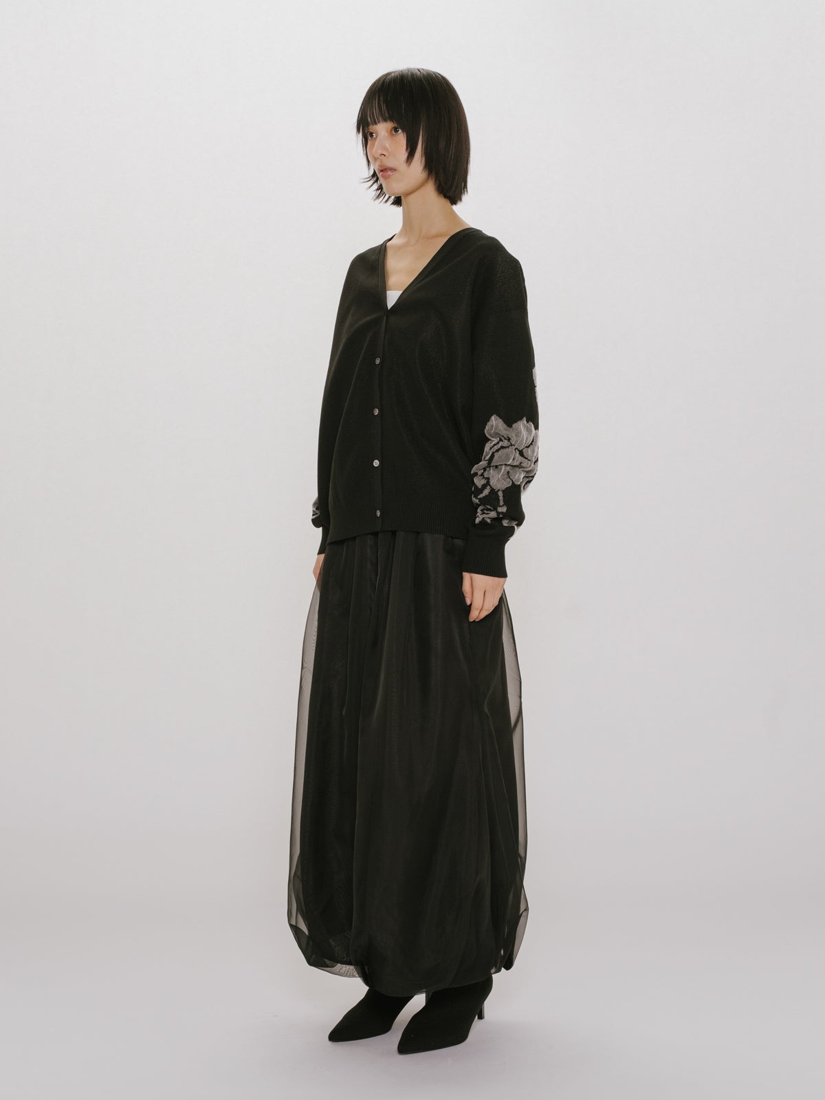 MIDIUMISOLID for Ladies フラワージャカードカーディガン｜ MARcourt