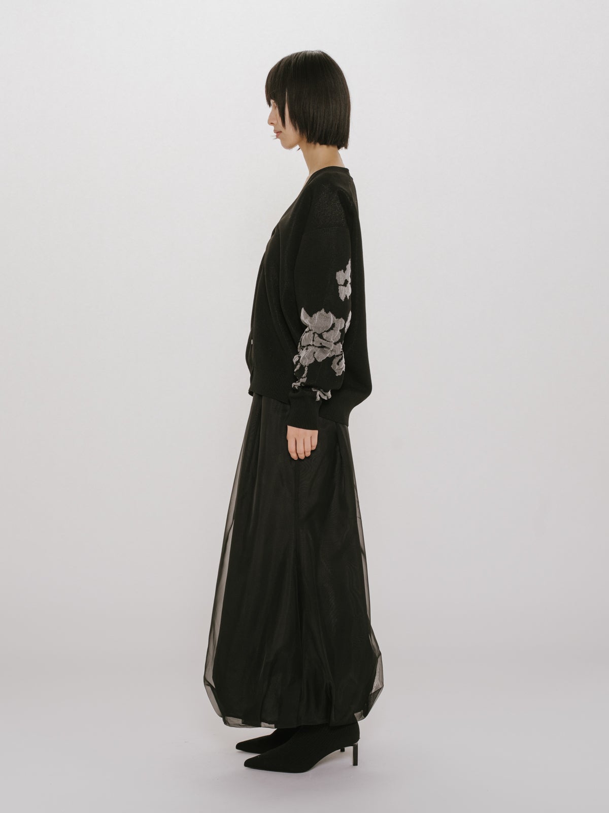 MIDIUMISOLID for Ladies フラワージャカードカーディガン｜ MARcourt