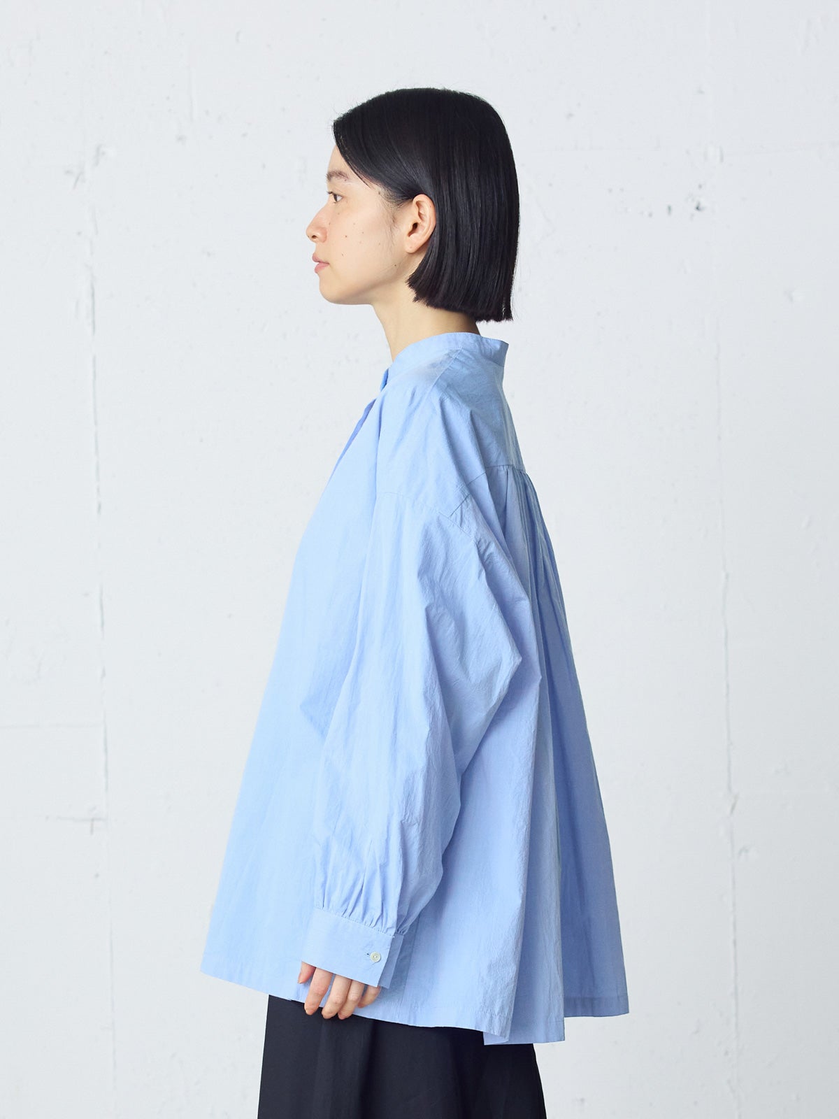 MidiUmi ミディウミ ⿻ ギャザー ワイドシャツ コットン 水色 ゆったり MidiUmi ワイドバックギャザーシャツ｜ MARcourt ONLINE STORE