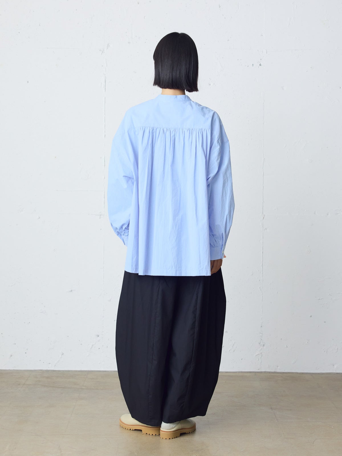 MidiUmi ワイドバックギャザーシャツ｜ MARcourt ONLINE STORE
