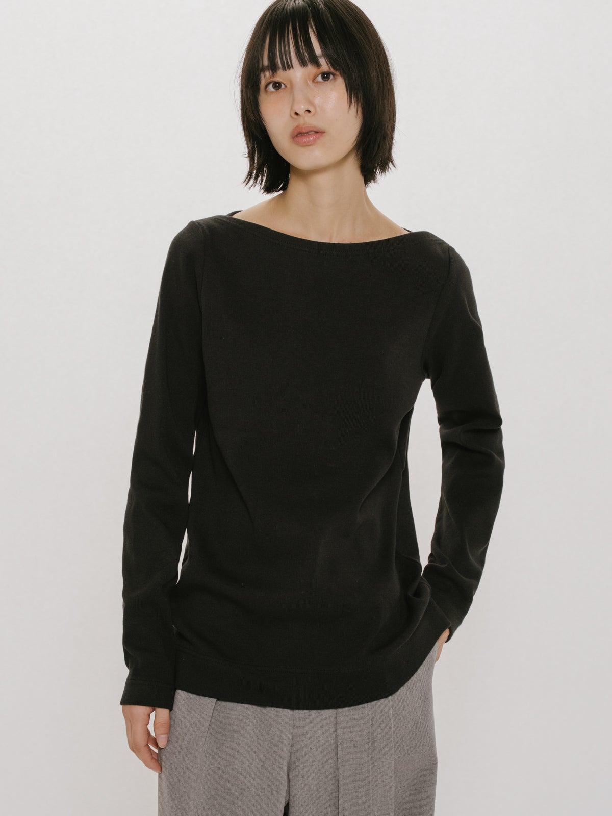 MIDIUMISOLID for Ladies アシンメトリーレースプルオーバー MIDIUMISOLID for Ladies アシンメトリーレースプルオーバーの通販はau