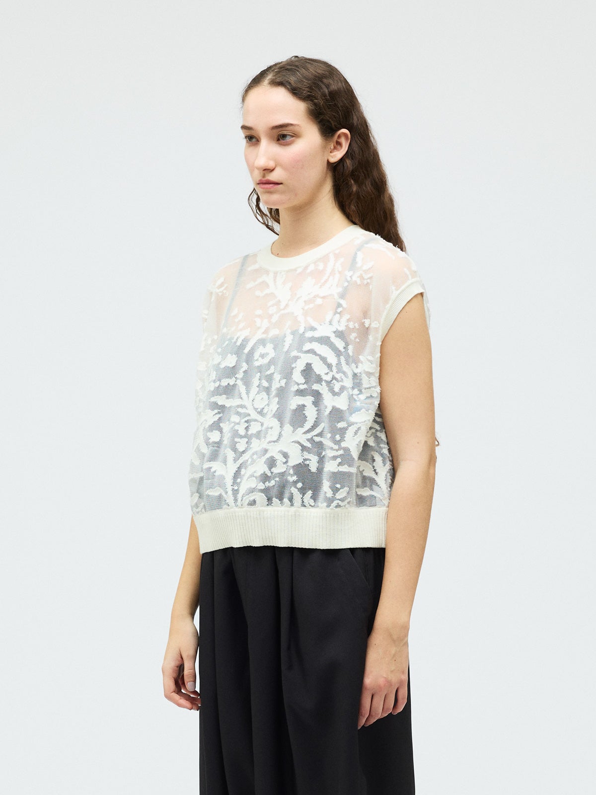 mizuiro ind メッシュ刺繍ショートベスト｜ MARcourt ONLINE STORE