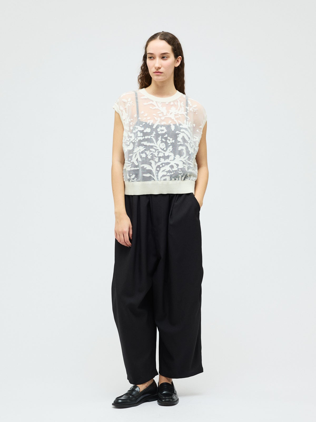 mizuiro ind メッシュ刺繍ショートベスト｜ MARcourt ONLINE STORE