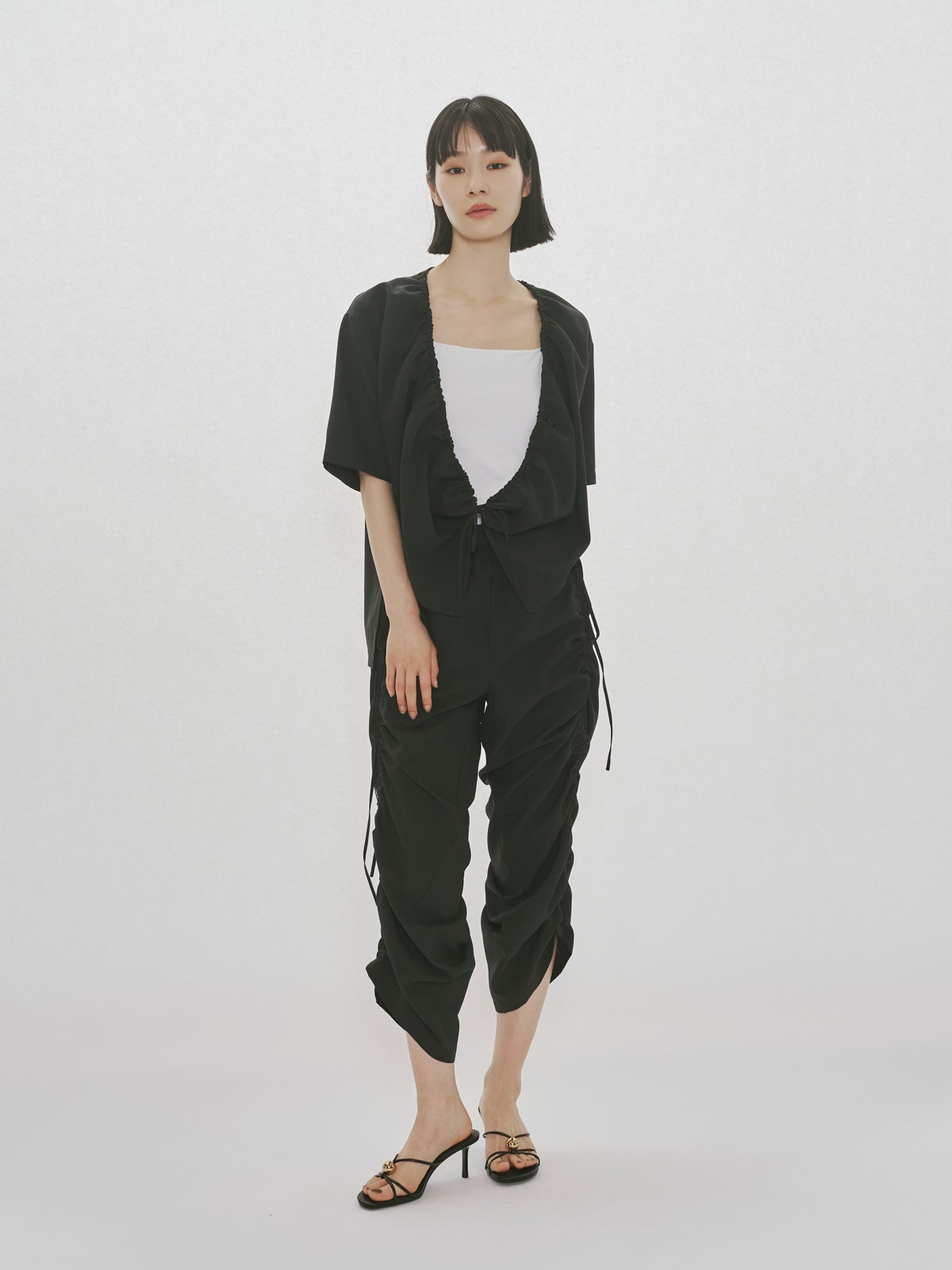 MIDIUMISOLID for Ladies ノーカラードローストリングシャツ