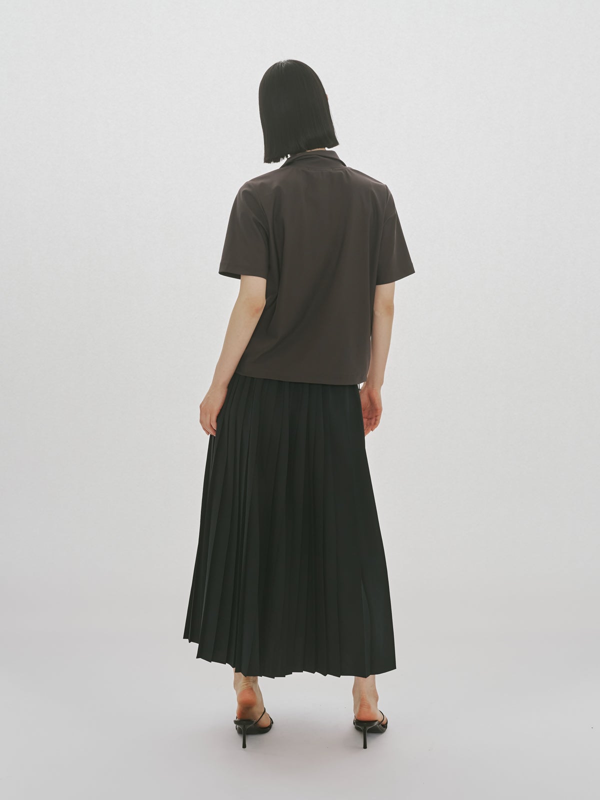 MIDIUMISOLID for Ladies アシンメトリープリーツスカート｜ MARcourt