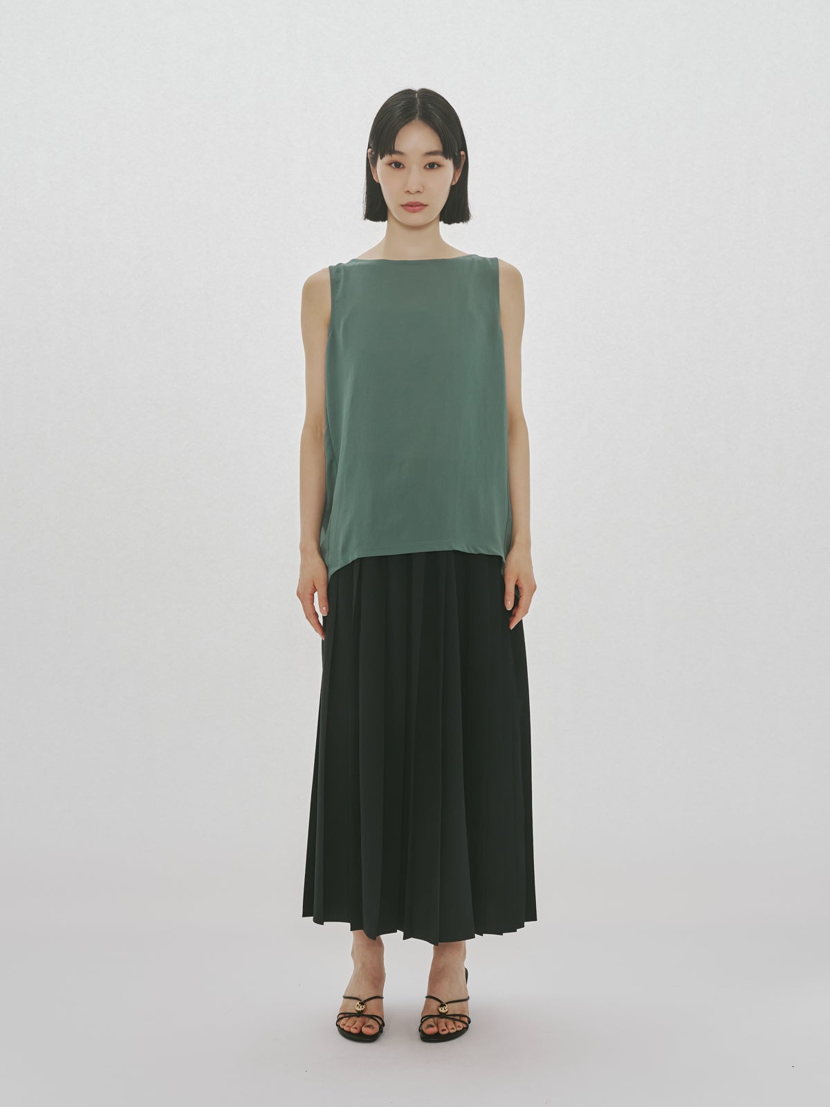 MIDIUMISOLID for Ladies アシンメトリープリーツスカート｜ MARcourt