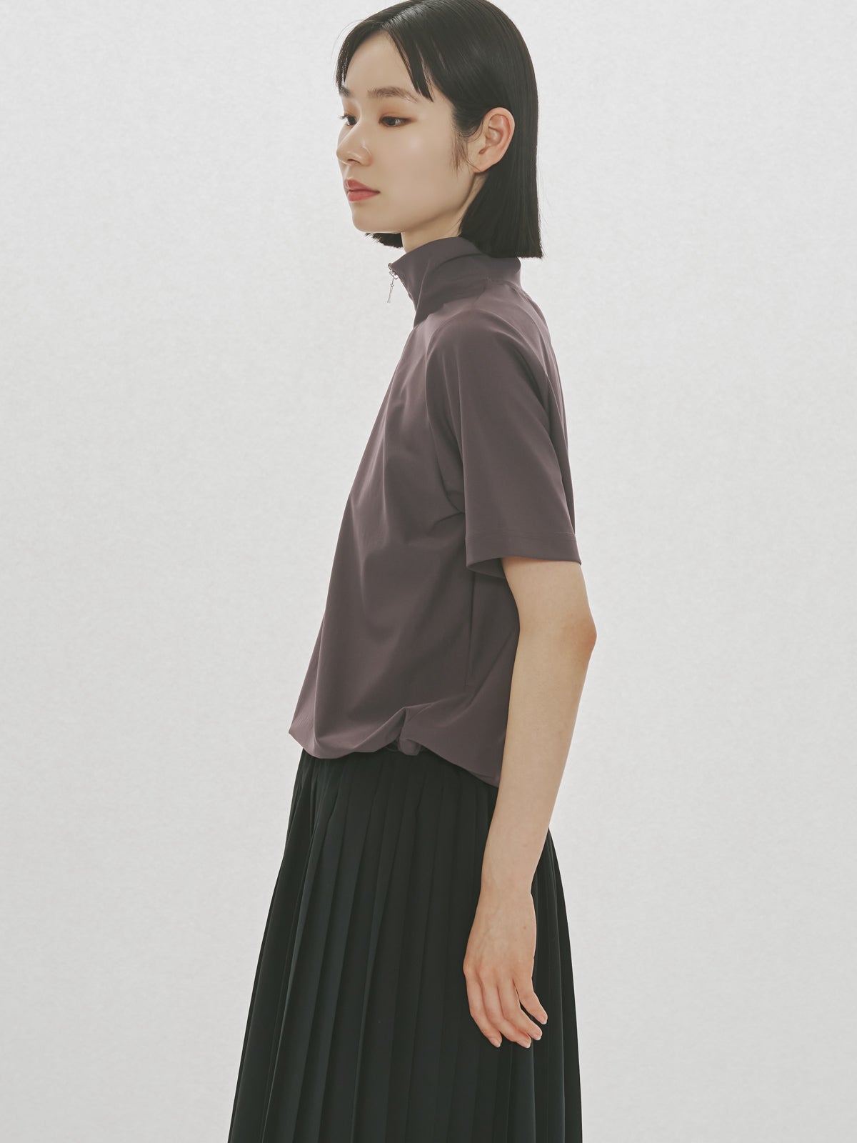 MIDIUMISOLID for Ladies エッセンシャルジップネックトップス