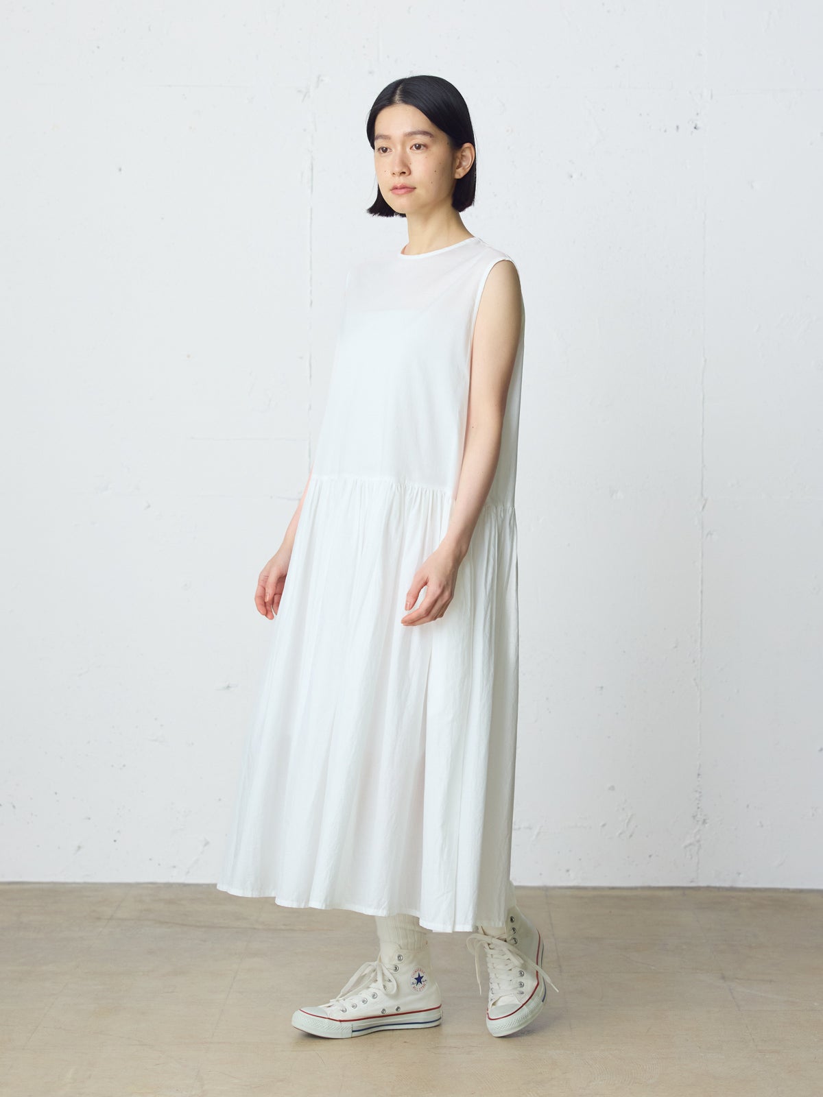MidiUmi ギャザーノースリーブワンピース｜ MARcourt ONLINE STORE