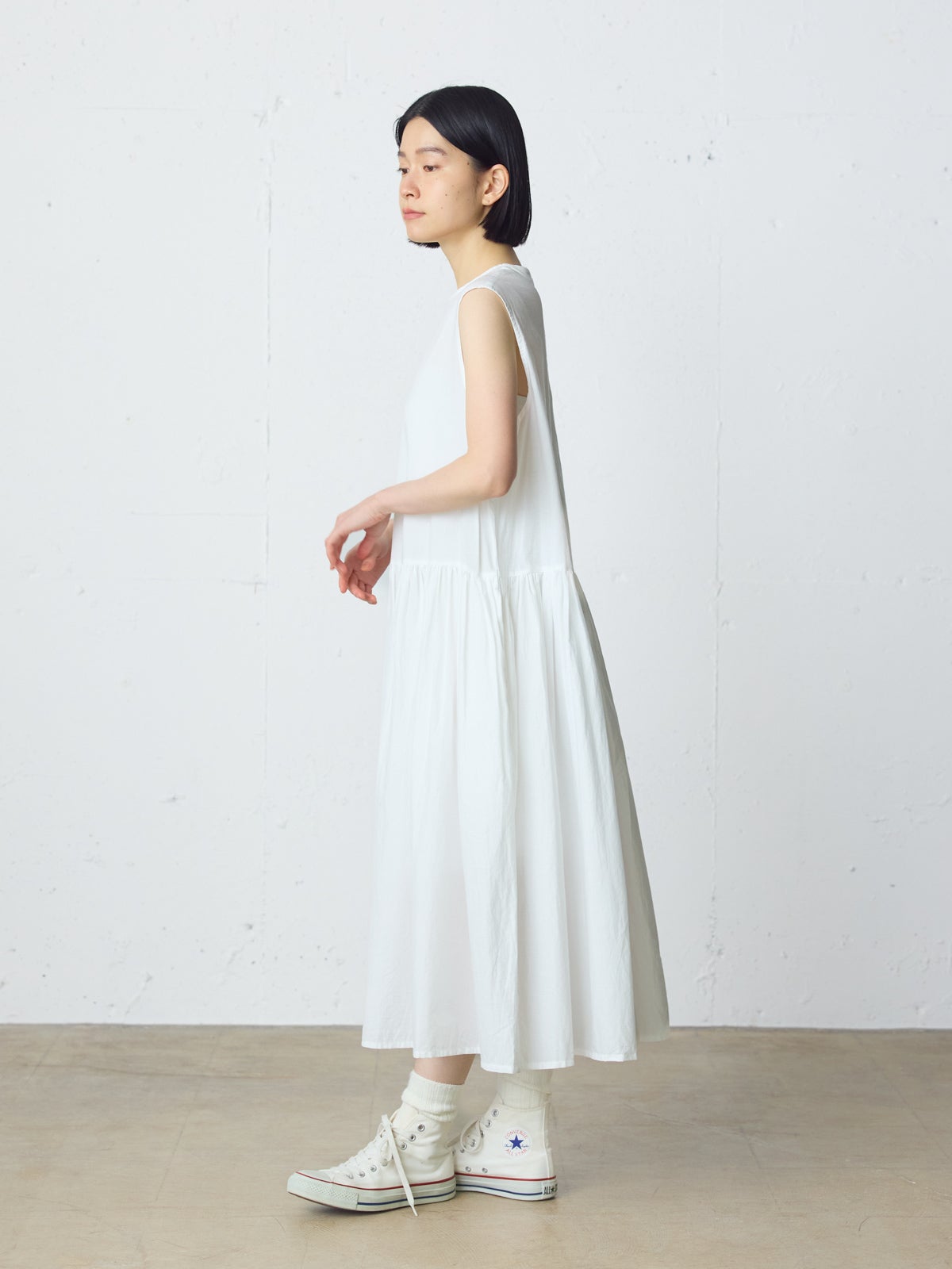 MidiUmi ギャザーノースリーブワンピース｜ MARcourt ONLINE STORE