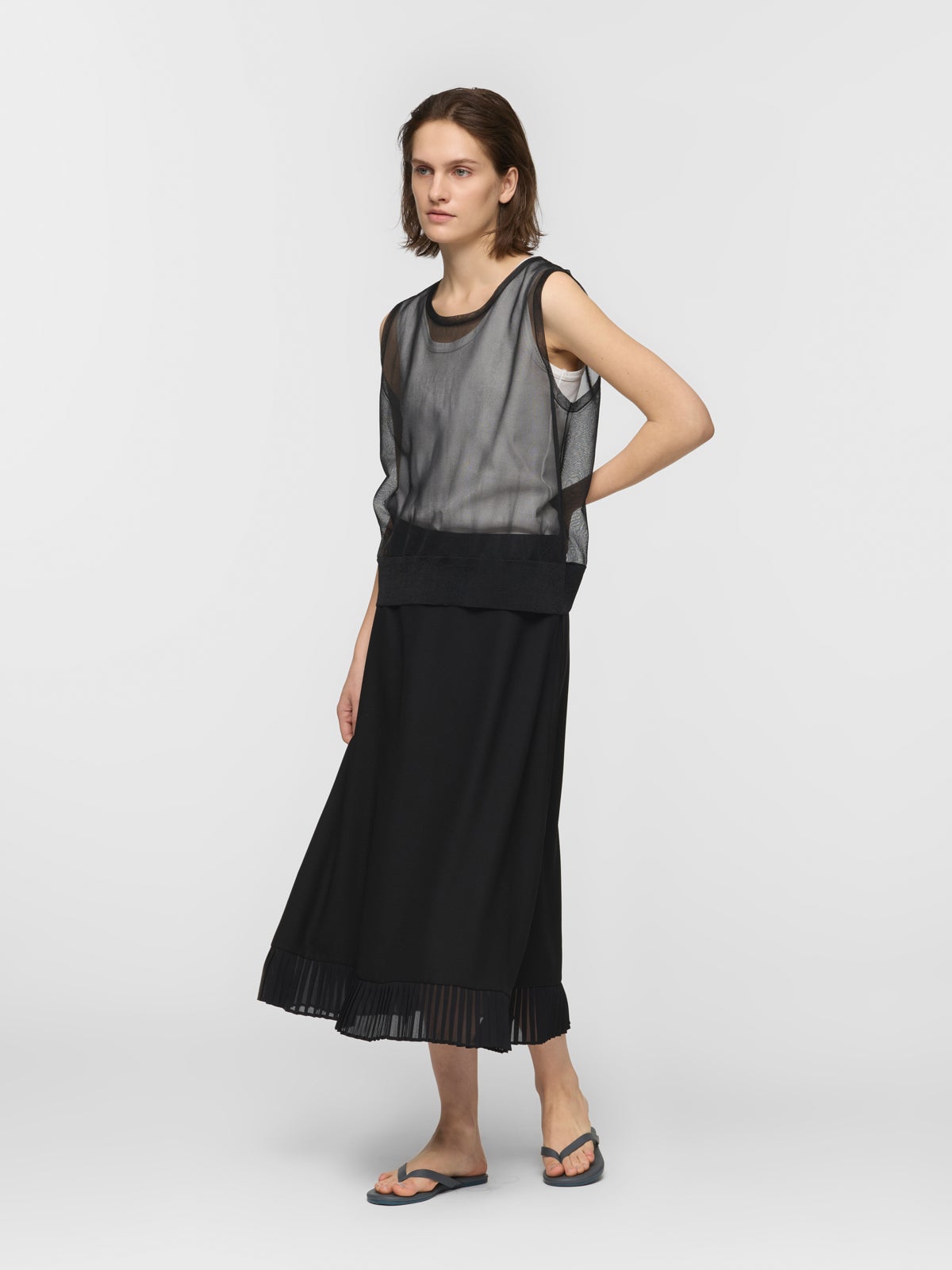 mizuiro ind クルーネックベスト｜ MARcourt ONLINE STORE