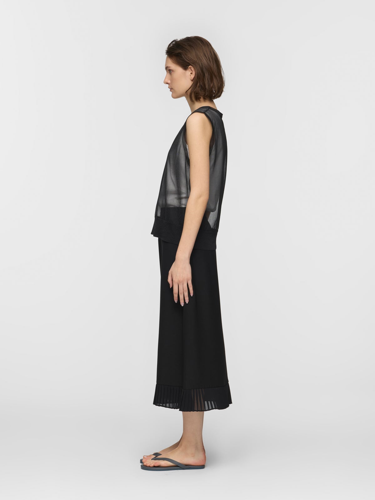 mizuiro ind クルーネックベスト｜ MARcourt ONLINE STORE