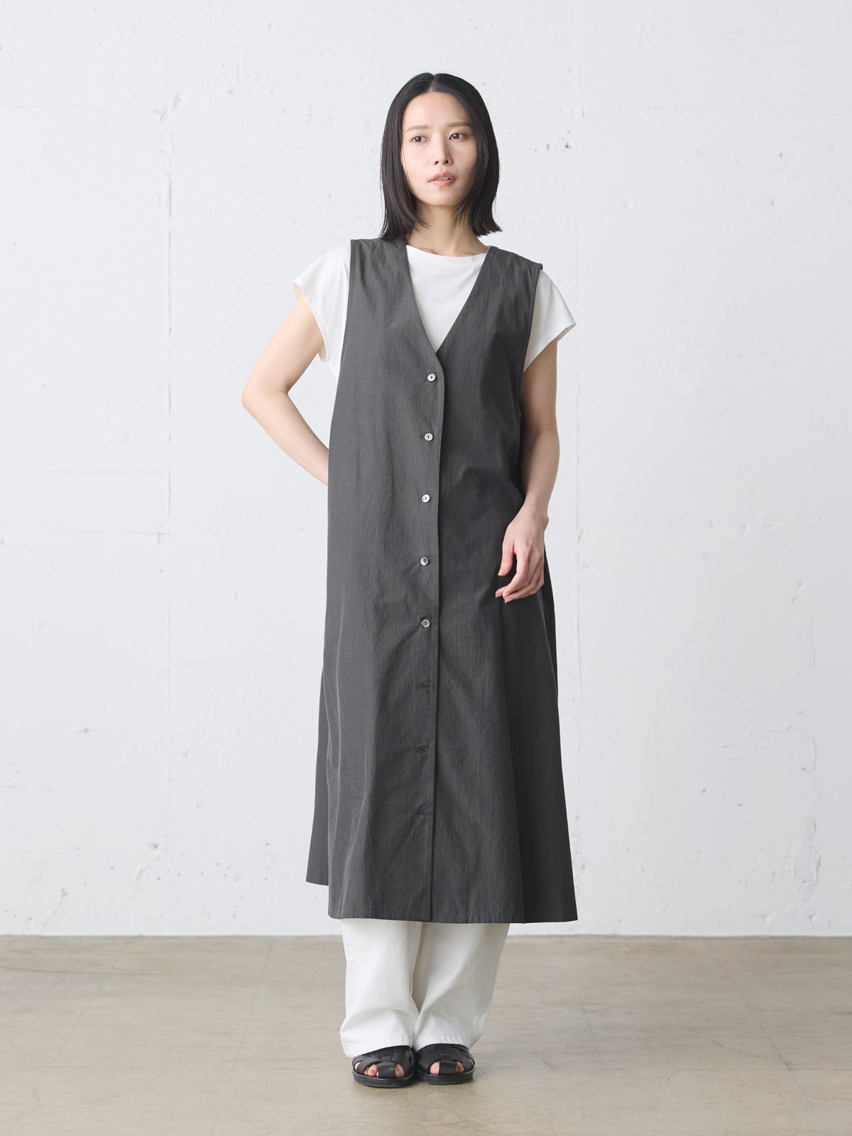 MidiUmi Vネックロングジレワンピース｜ MARcourt ONLINE STORE