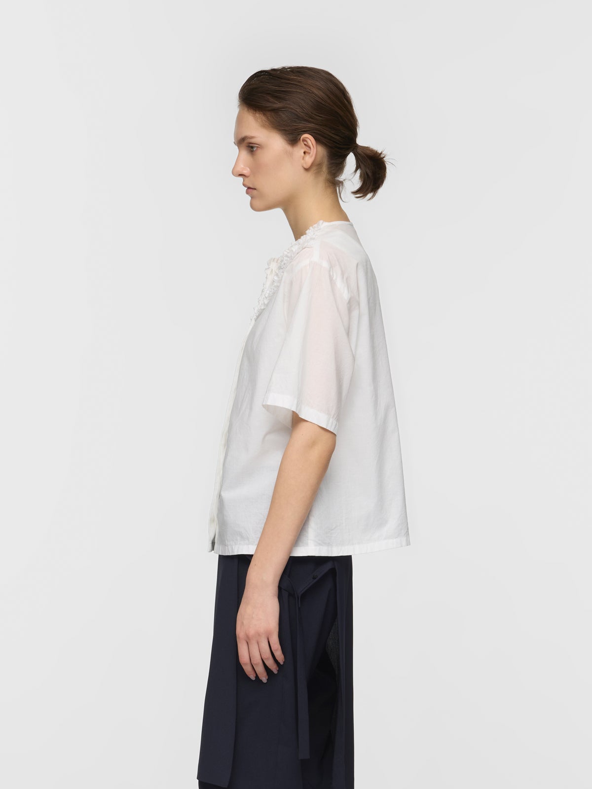 mizuiro ind フリルデザインクルーネックシャツ｜ MARcourt ONLINE