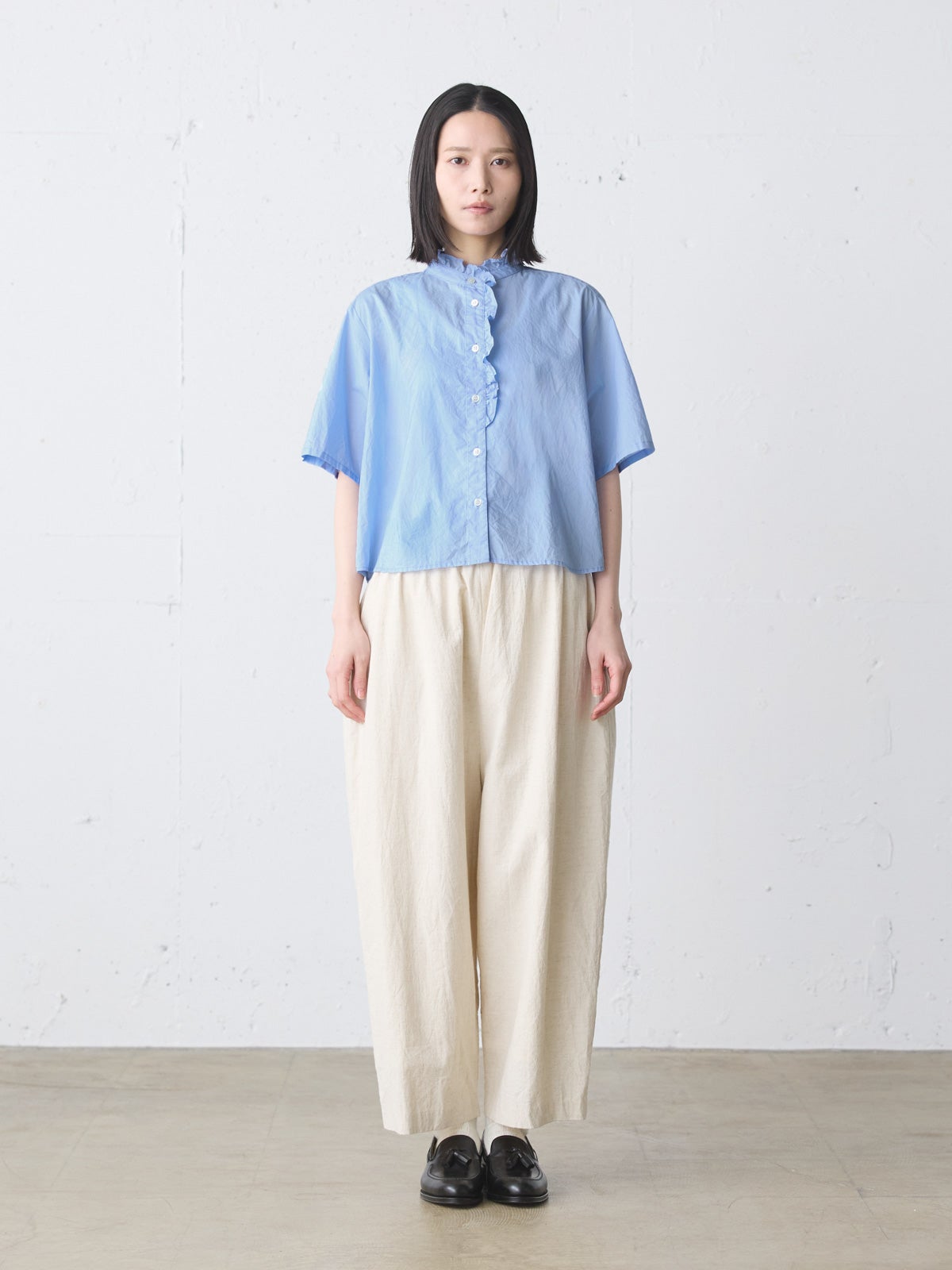 MidiUmi ハースリーブフロントハーフフリルシャツ｜ MARcourt ONLINE