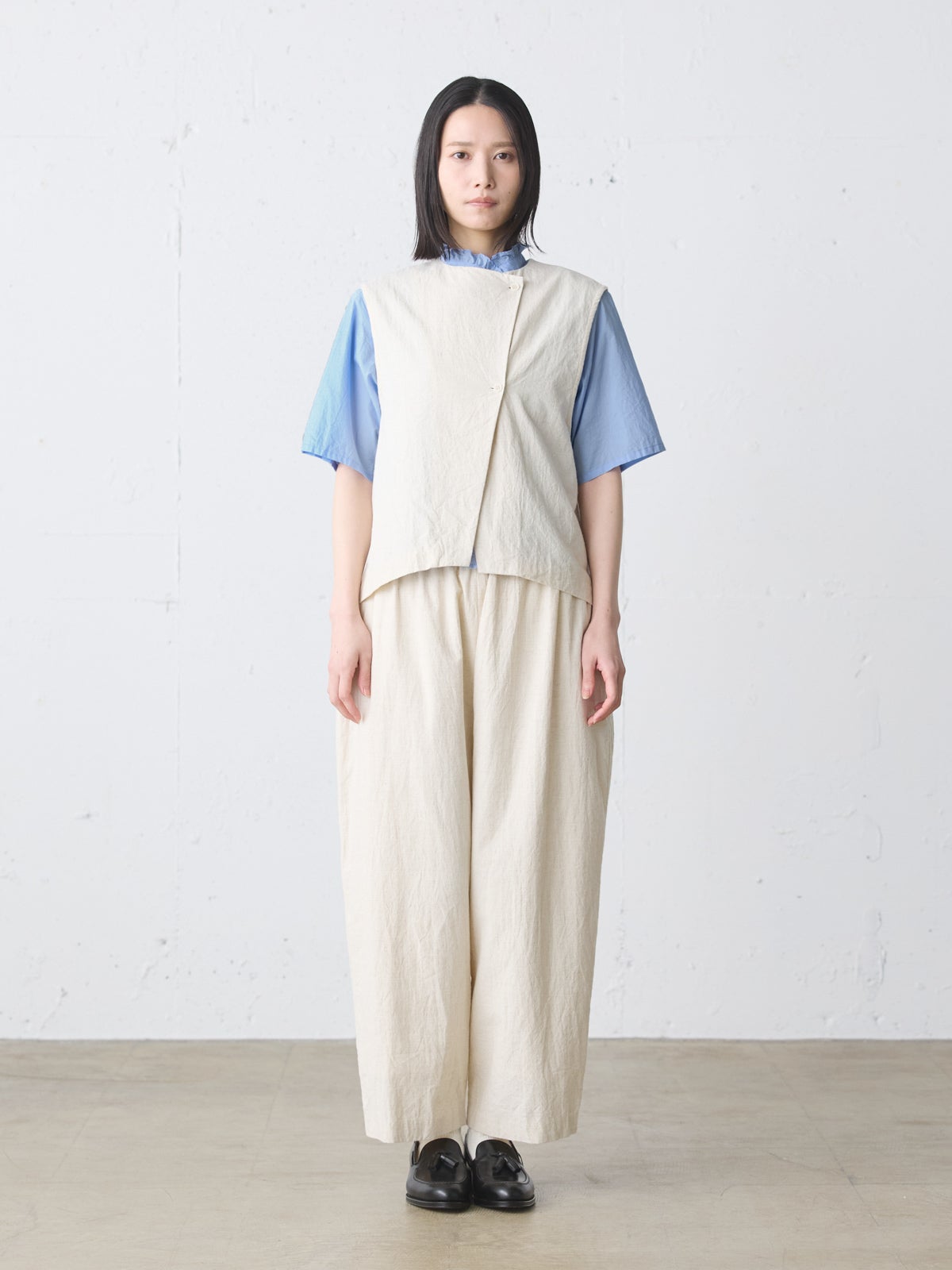 MidiUmi ハースリーブフロントハーフフリルシャツ｜ MARcourt ONLINE