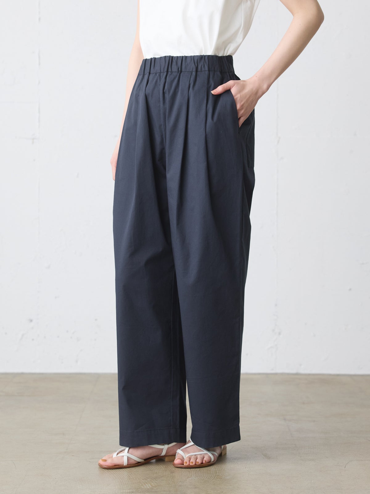 MidiUmi カラータックイージーパンツ｜ MARcourt ONLINE STORE