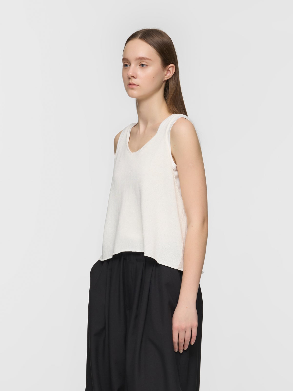 mizuiro ind Uネックショートベスト｜ MARcourt ONLINE STORE