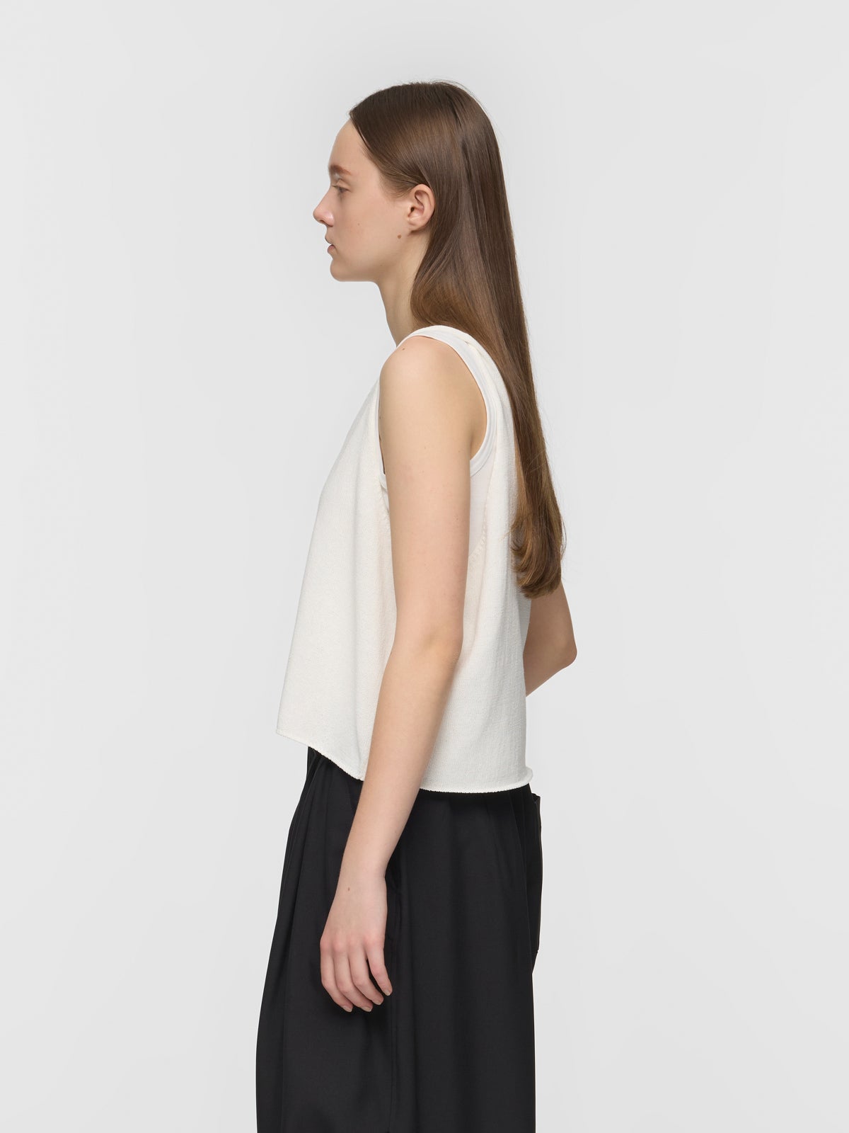 mizuiro ind Uネックショートベスト｜ MARcourt ONLINE STORE