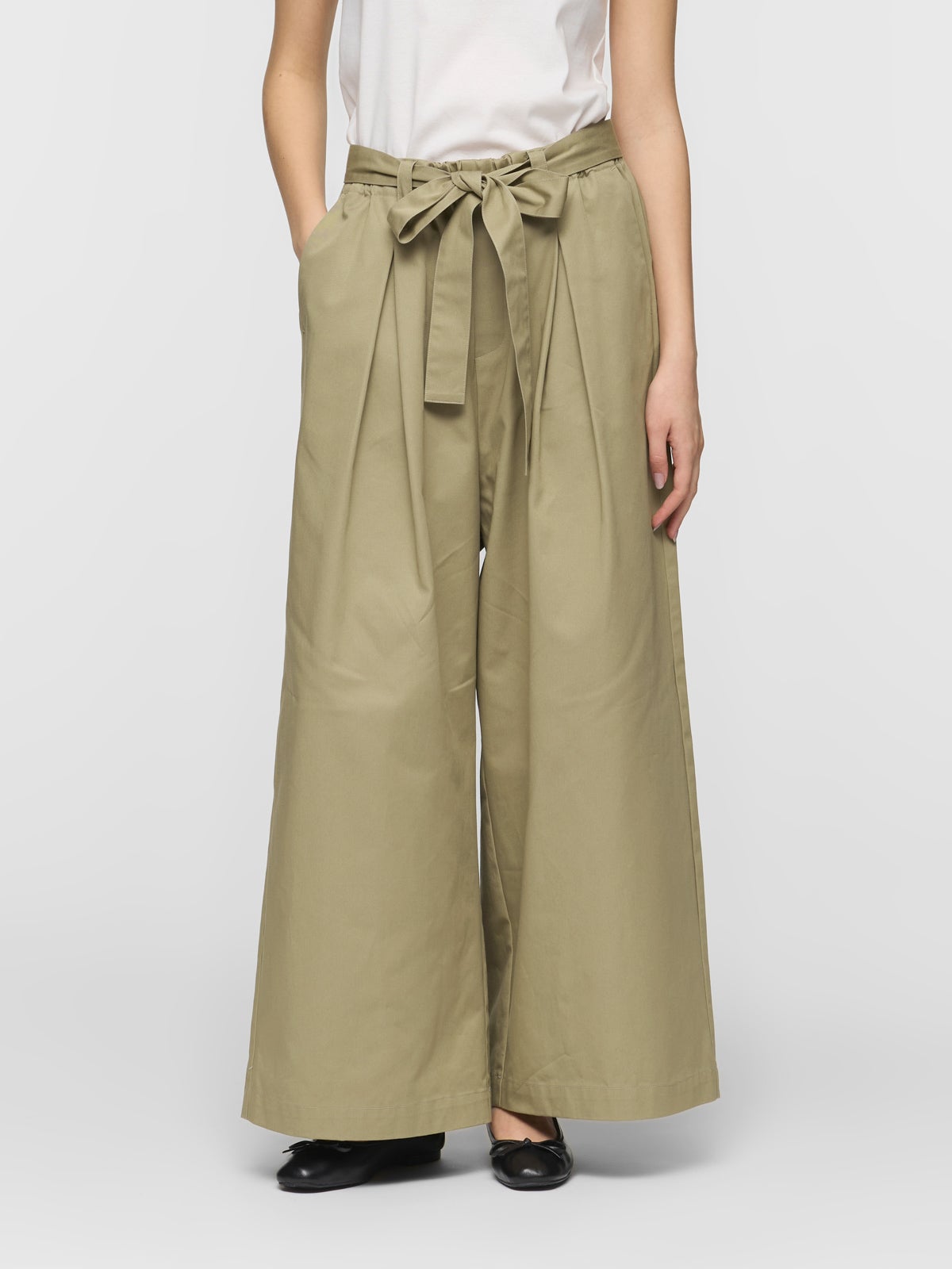 wide chino PT with belt