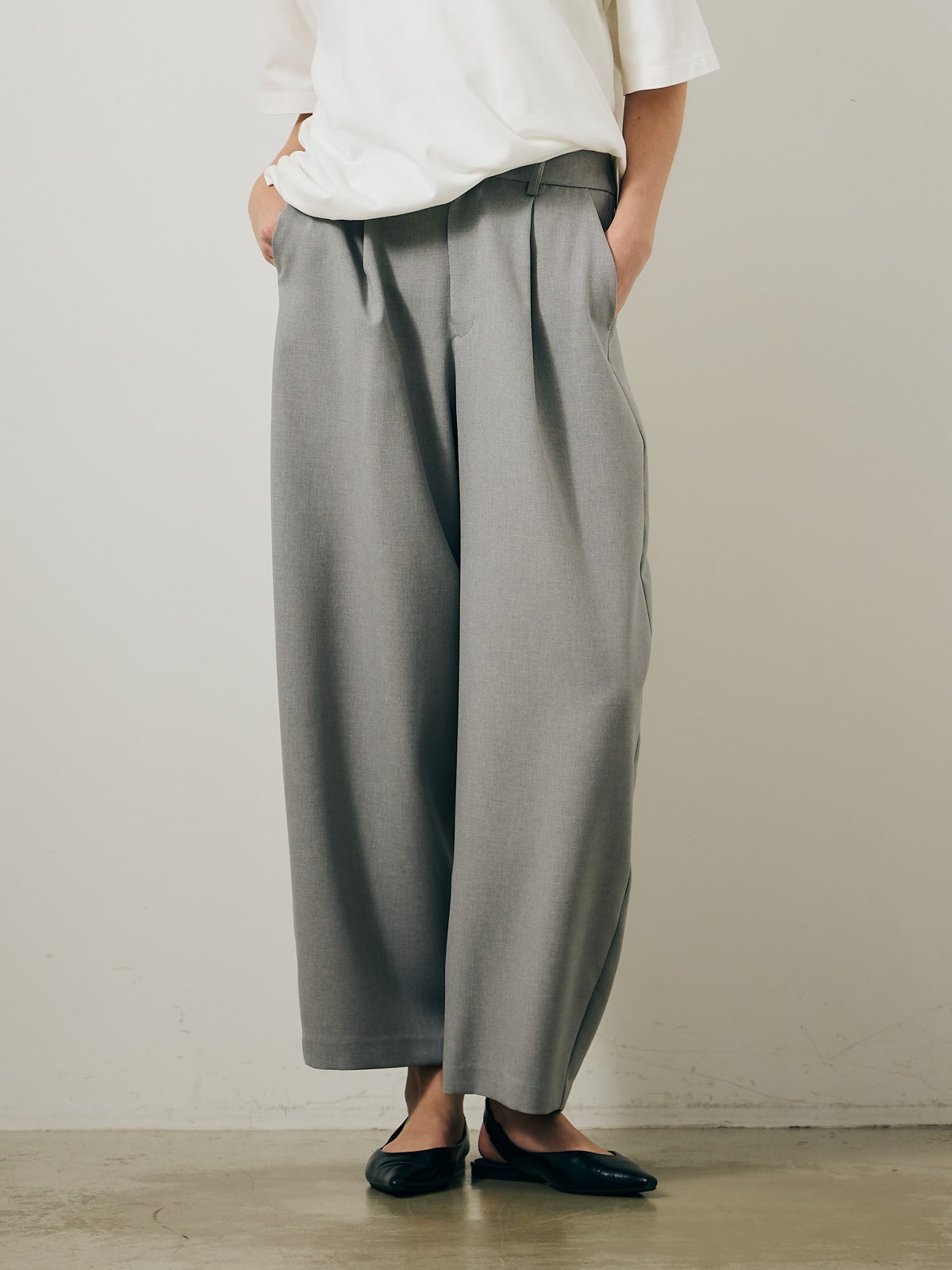 株　MAR さん MARMARMAR カーブレッグスラックス｜ MARcourt ONLINE STORE