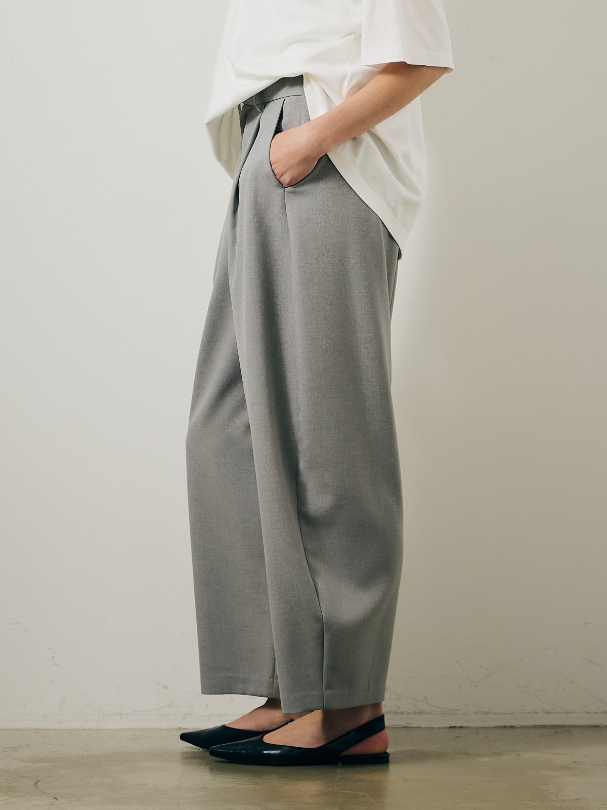 MARMARMAR カーブレッグスラックス｜ MARcourt ONLINE STORE