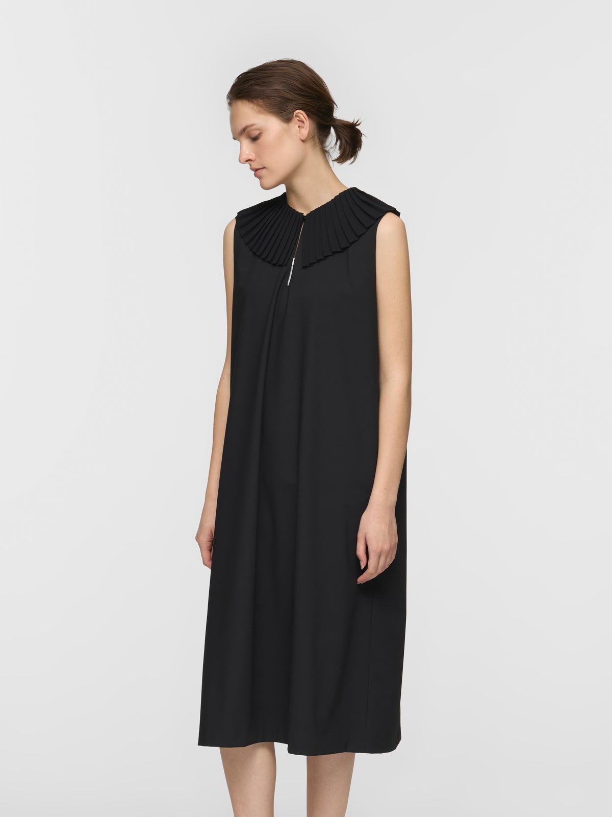 mizuiro ind プリーツカラーノースリーブワンピース｜ MARcourt ONLINE
