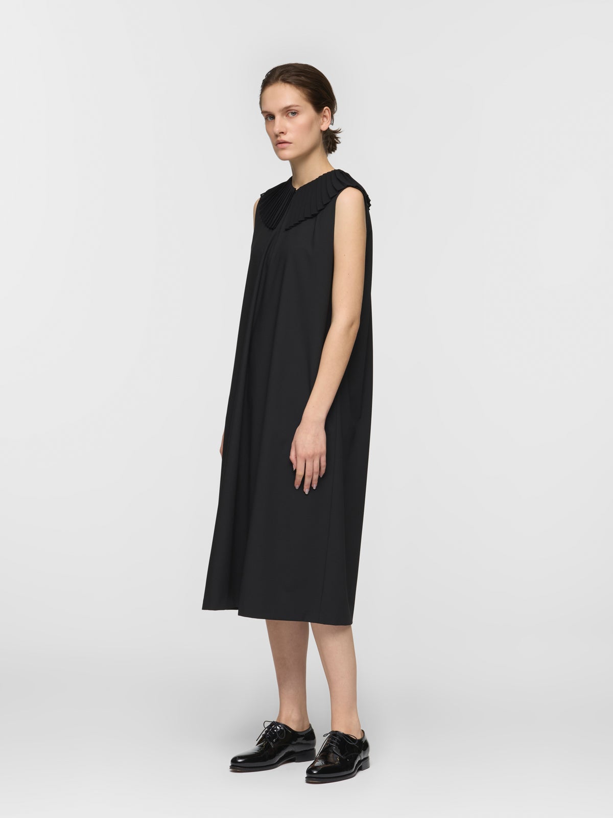 mizuiro ind プリーツカラーノースリーブワンピース｜ MARcourt ONLINE