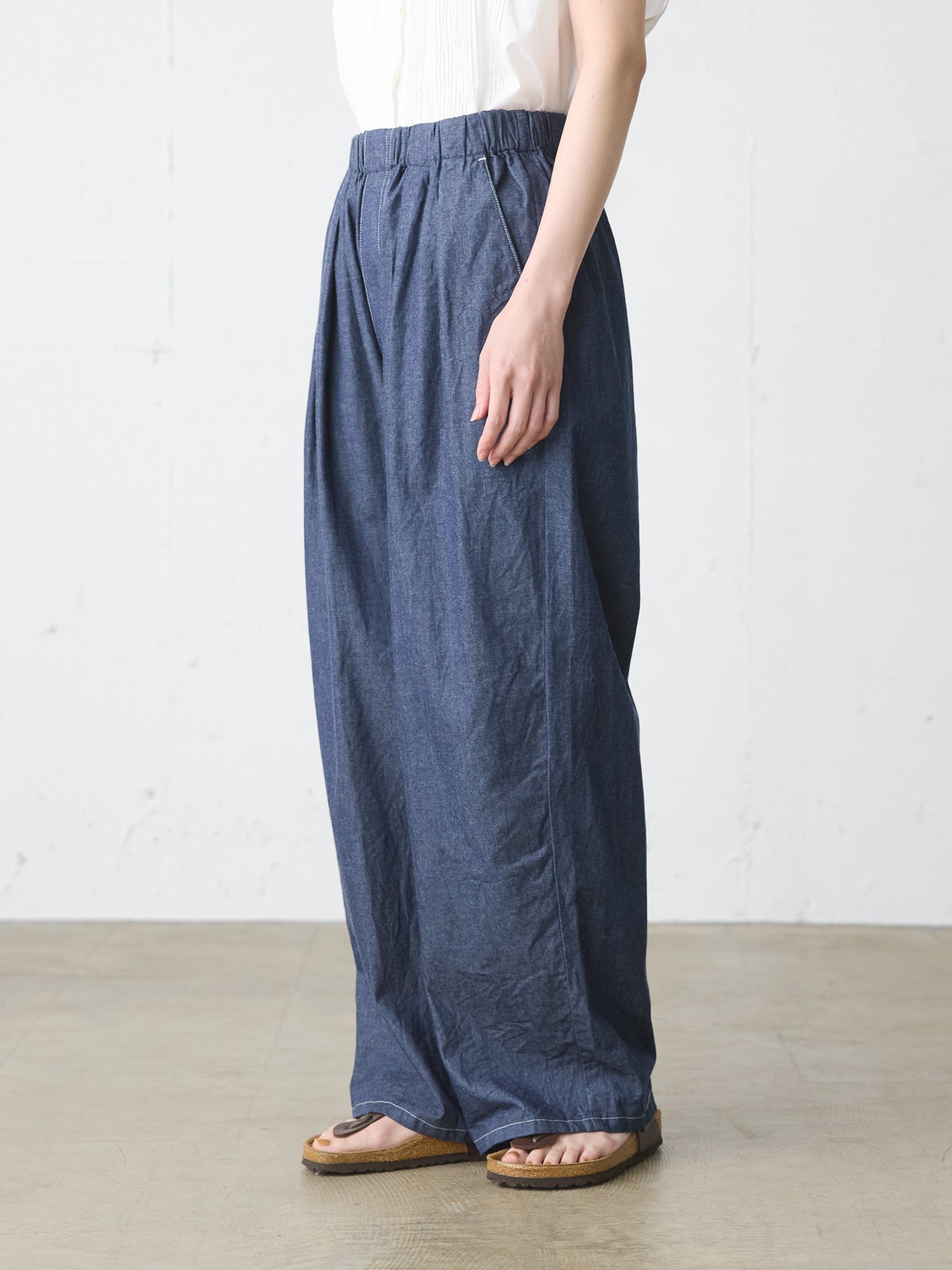 MidiUmi デニムタックワイドイージーパンツ｜ MARcourt ONLINE STORE