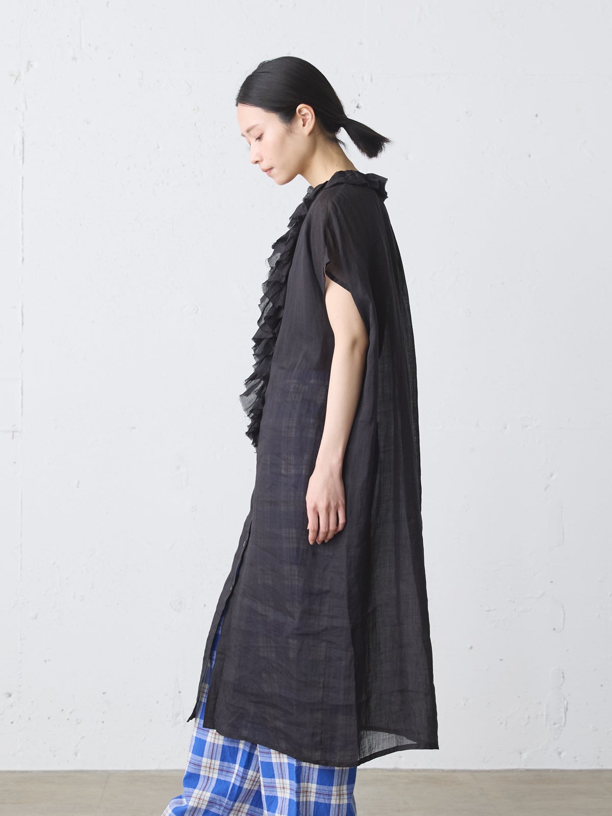 MidiUmi ラミーラッフルワンピース ブラック MidiUmi ラミーラッフルワンピース｜ MARcourt ONLINE STORE