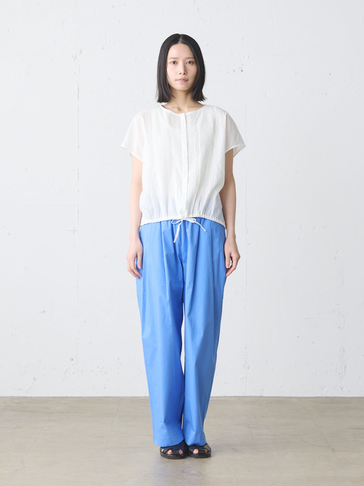 MidiUmi ピンタックノースリーブシャツ｜ MARcourt ONLINE STORE