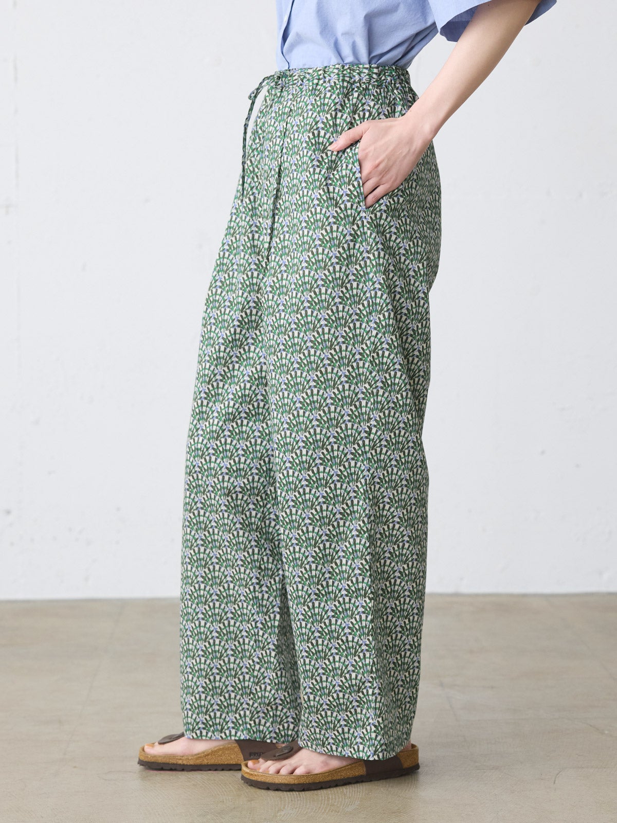MidiUmi リバティプリントパンツ MidiUmi リバティプリントパンツ｜ MARcourt ONLINE STORE