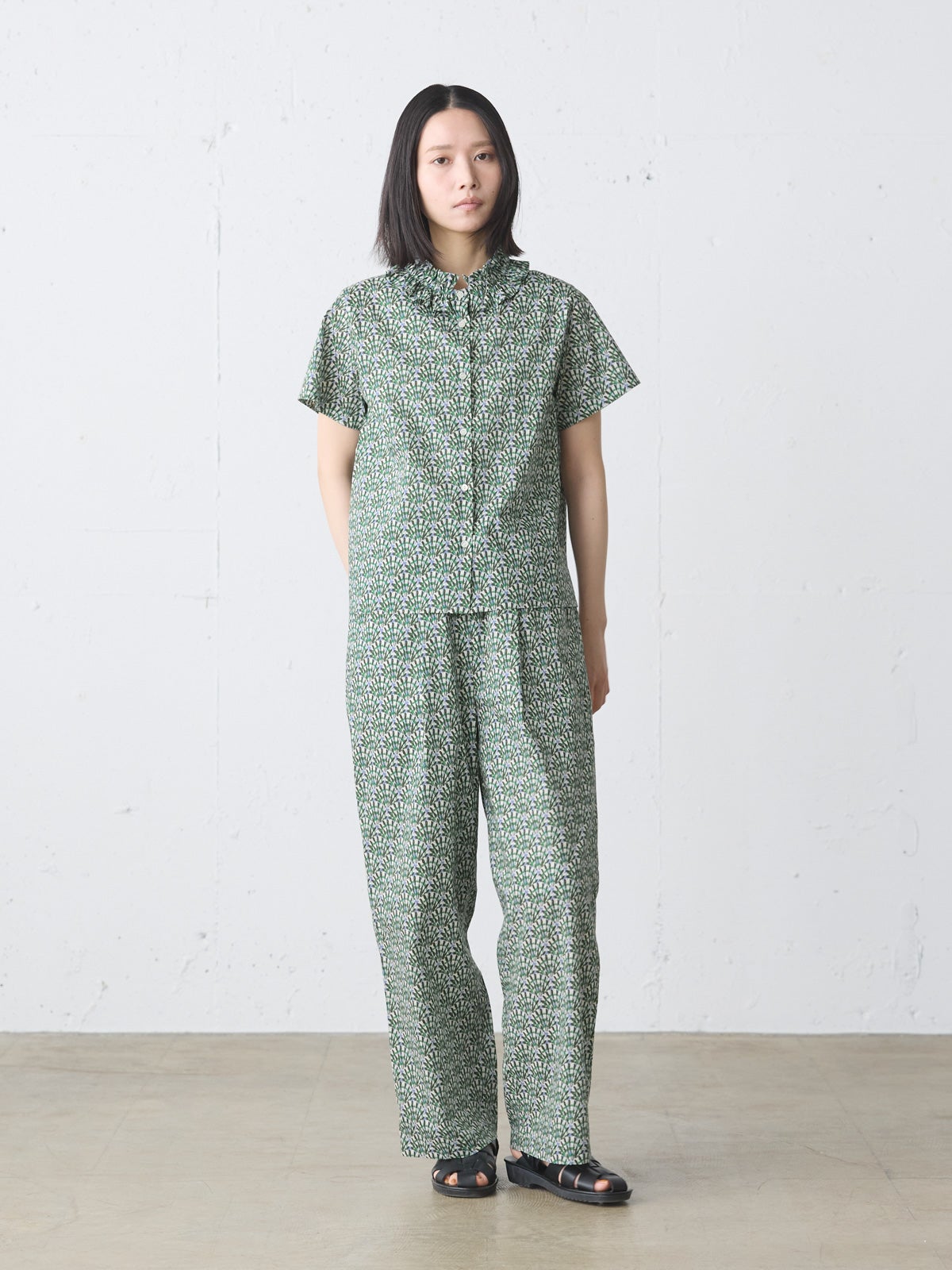 MidiUmi リバティプリントパンツ MidiUmi リバティプリントパンツ｜ MARcourt ONLINE STORE