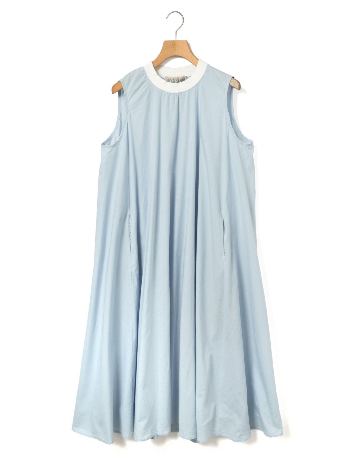 MidiUmi シャンブレーノースリーブプレンティワンピース｜ MARcourt