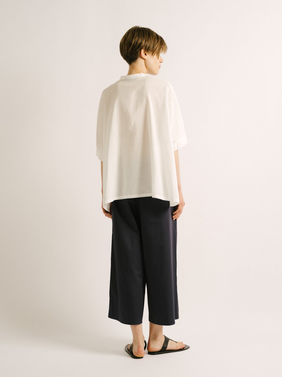 mizuiro ind コットンリネンスタンドカラーワイドシャツ｜ MARcourt