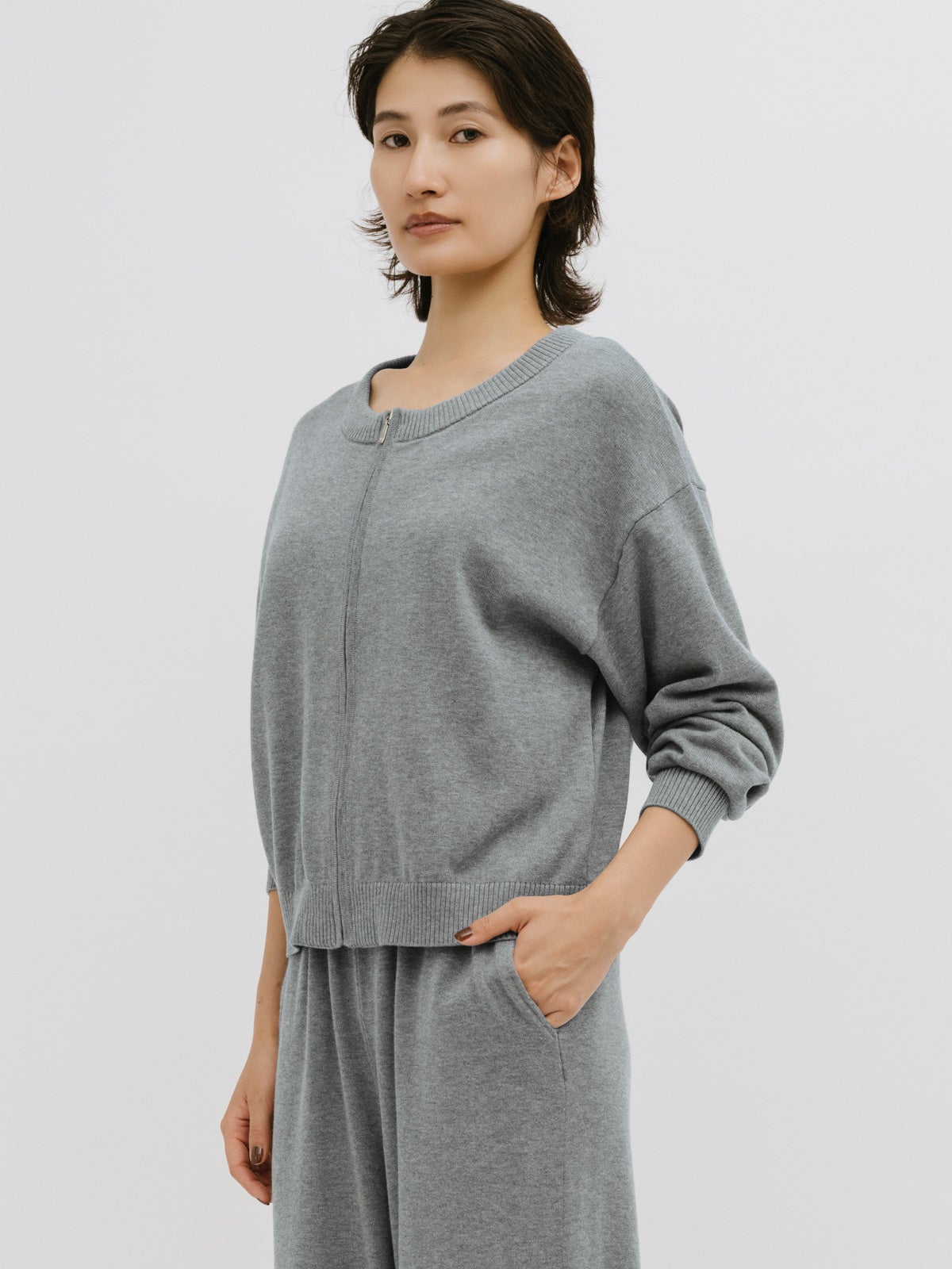 MIDIUMISOLID for Ladies カームジップニット｜ MARcourt ONLINE STORE