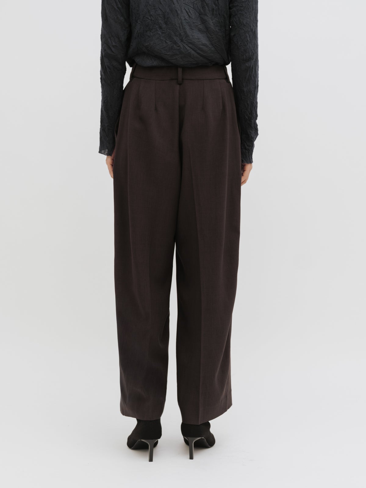 MIDIUMISOLID for Ladies エッセンシャルイーズパンツ｜ MARcourt