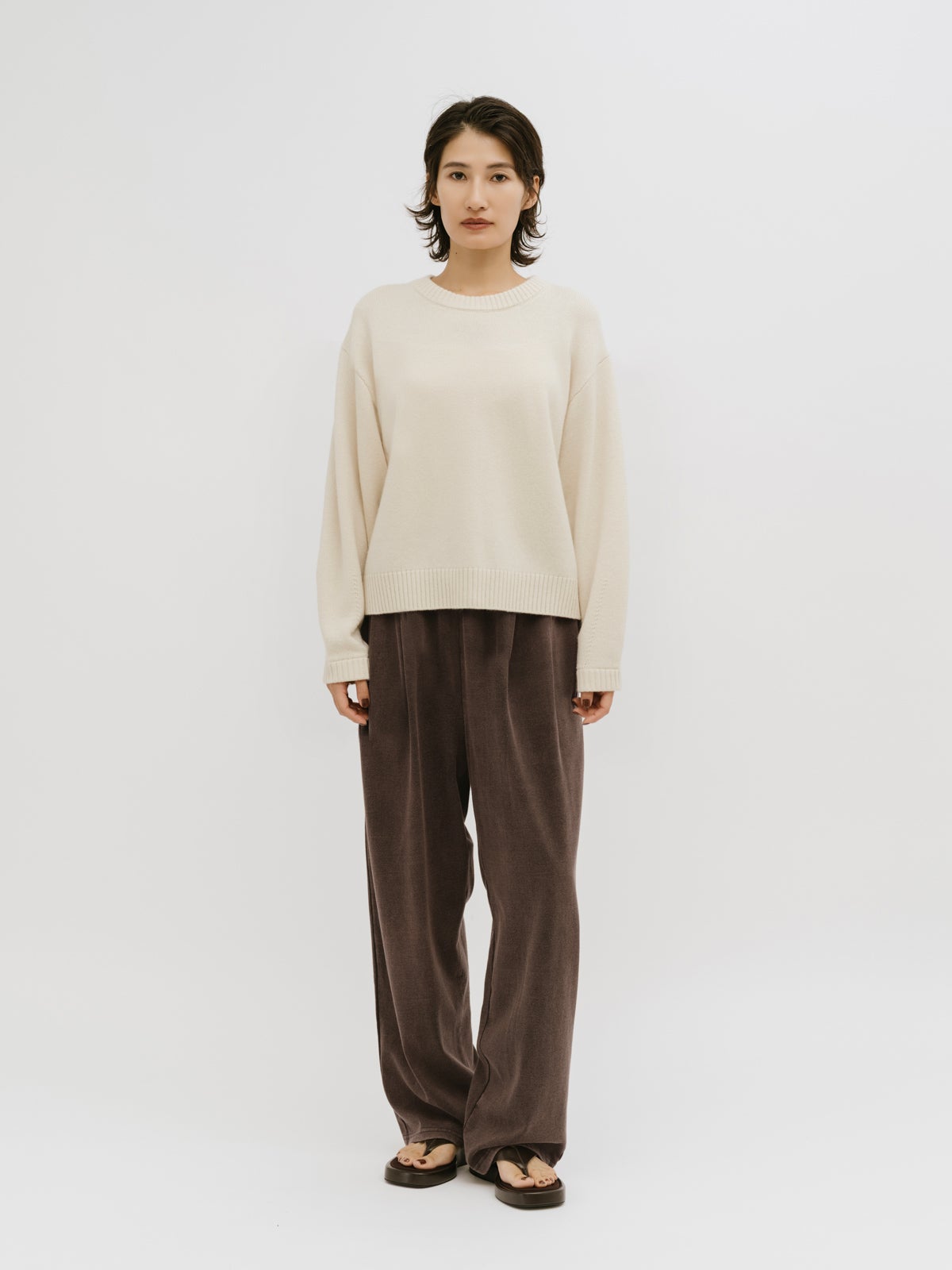 MIDIUMISOLID for Ladies ピグメントタックカーブパンツ｜ MARcourt
