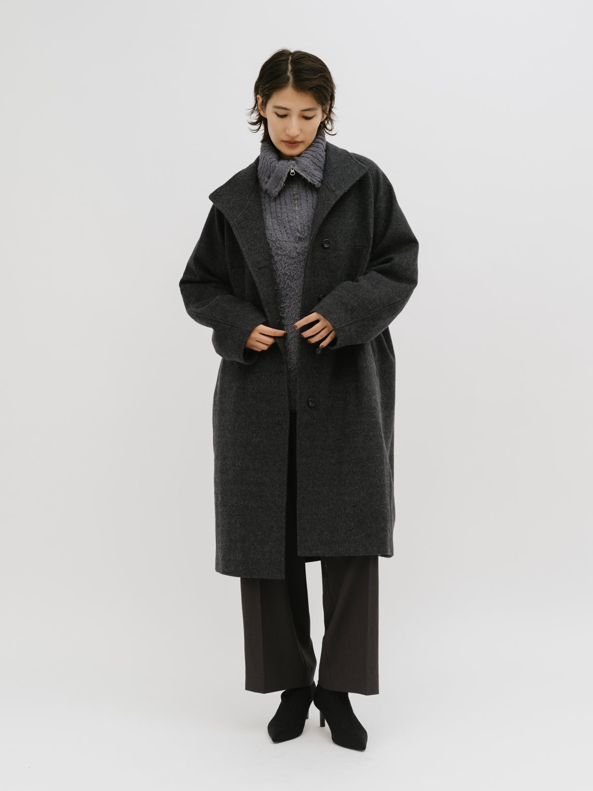 ロングコート　チェスターコート　MIDIUMISOLID コート｜ MARcourt ONLINE STORE - マーコートオンラインストア