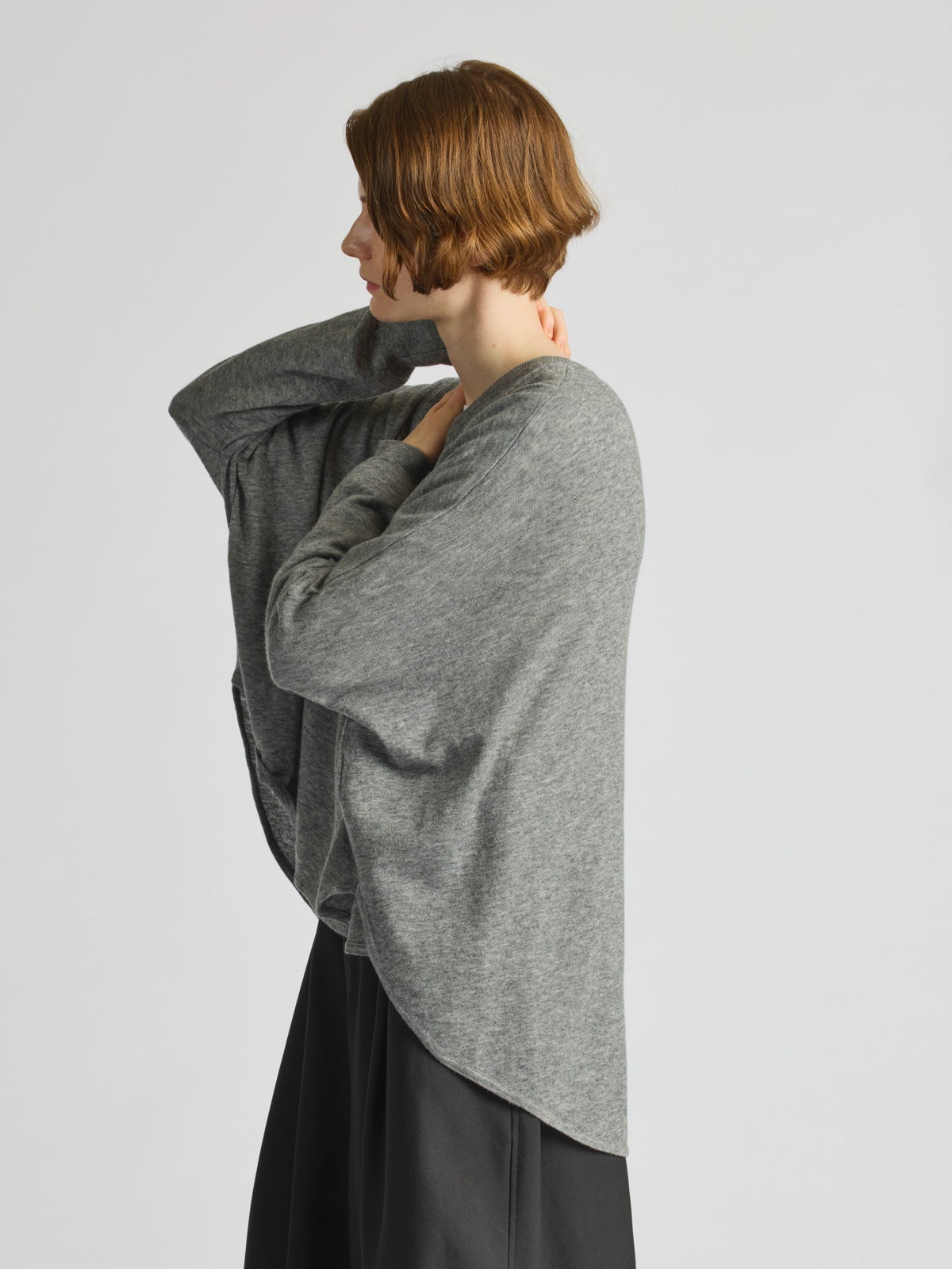 mizuiro ind Vネックコクーンプルオーバー｜ MARcourt ONLINE STORE
