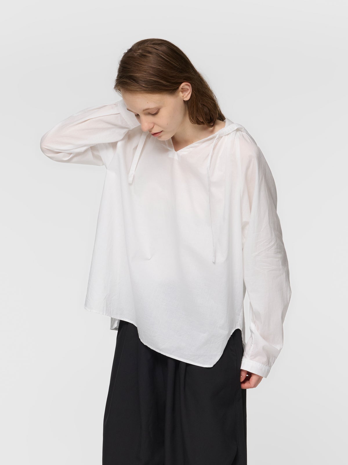 mizuiro ind フードギャザーネックシャツ｜ MARcourt ONLINE STORE