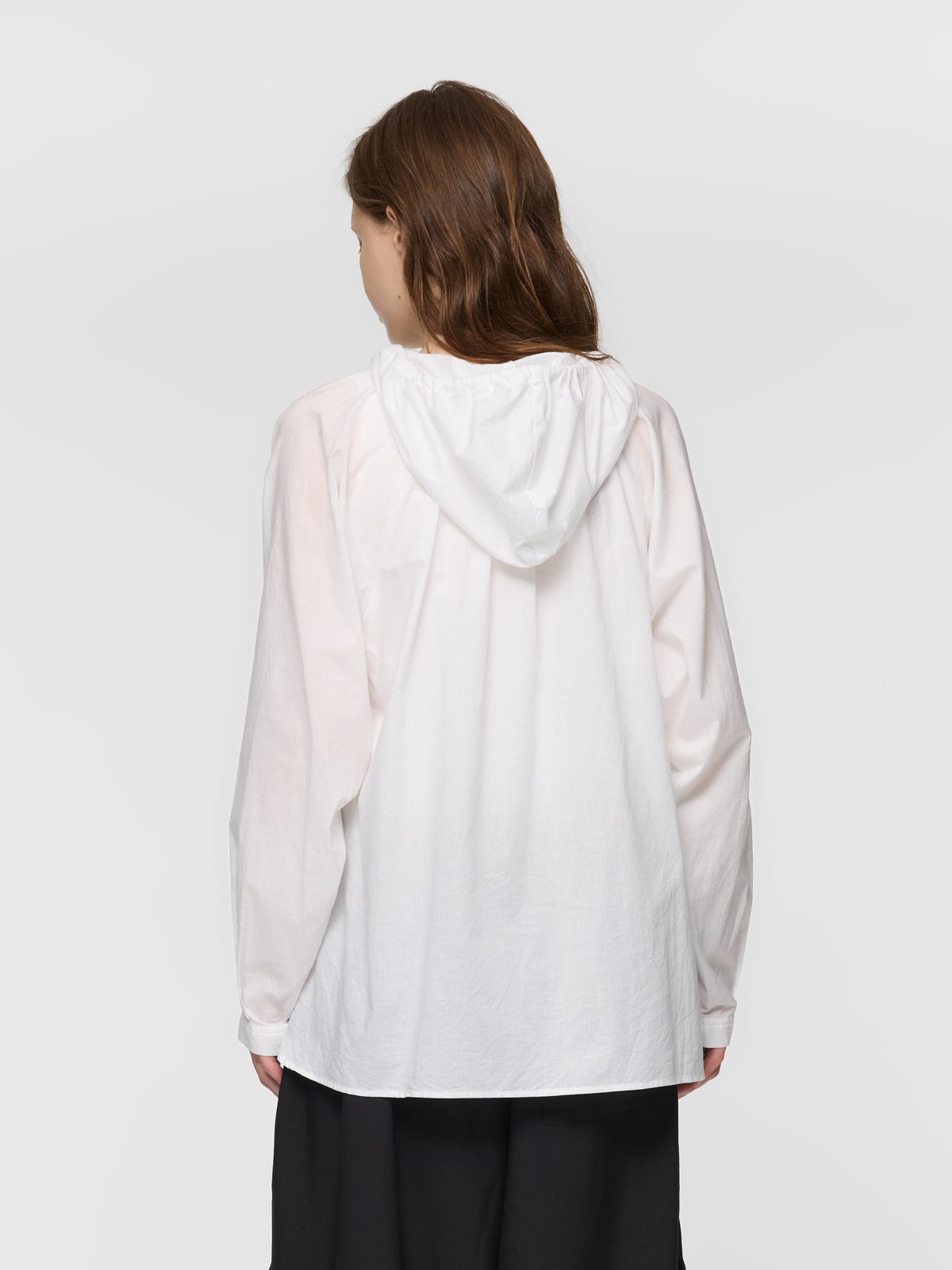mizuiro ind フードギャザーネックシャツ｜ MARcourt ONLINE STORE
